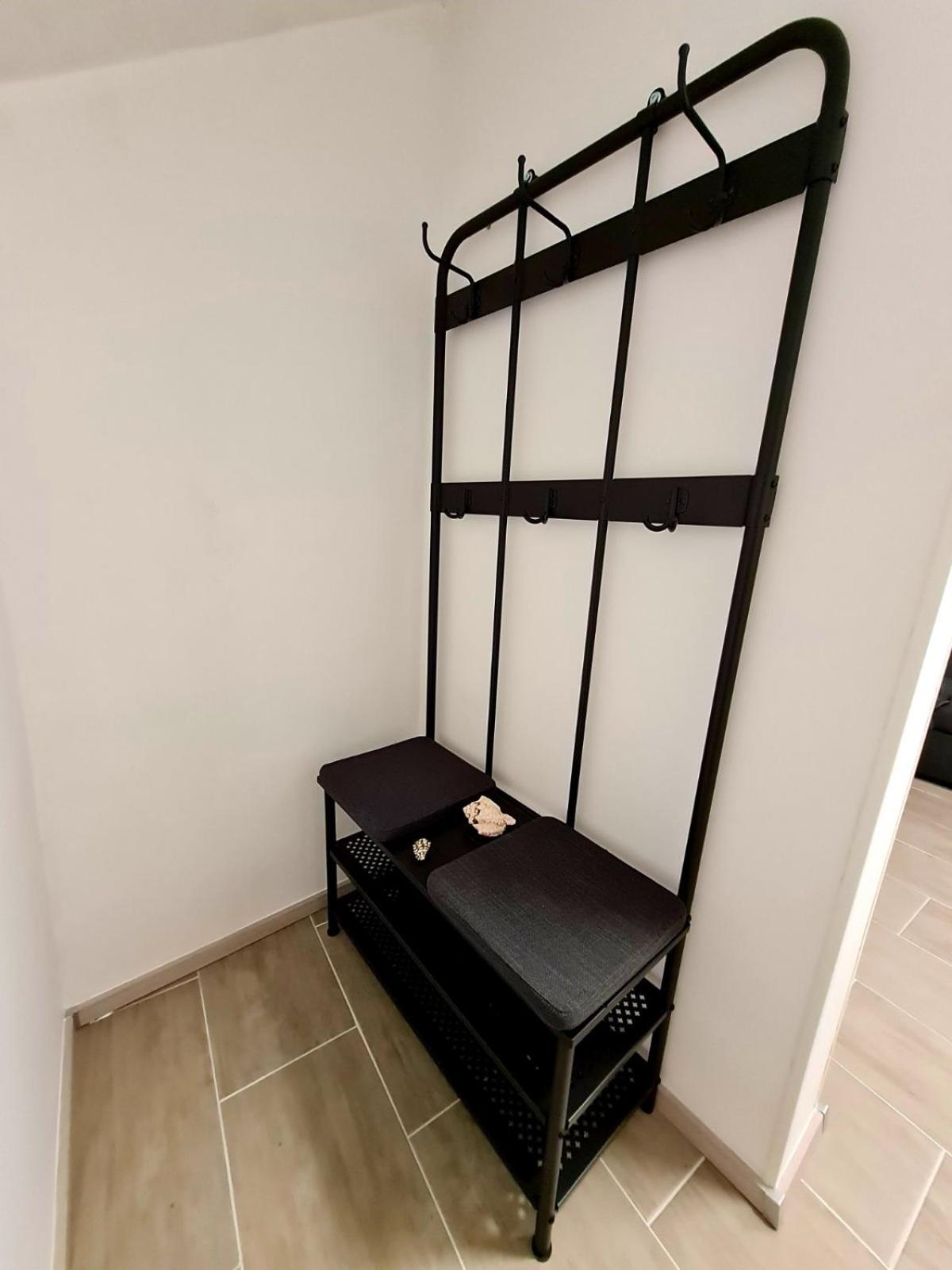 Studio Apartment - Photo 2