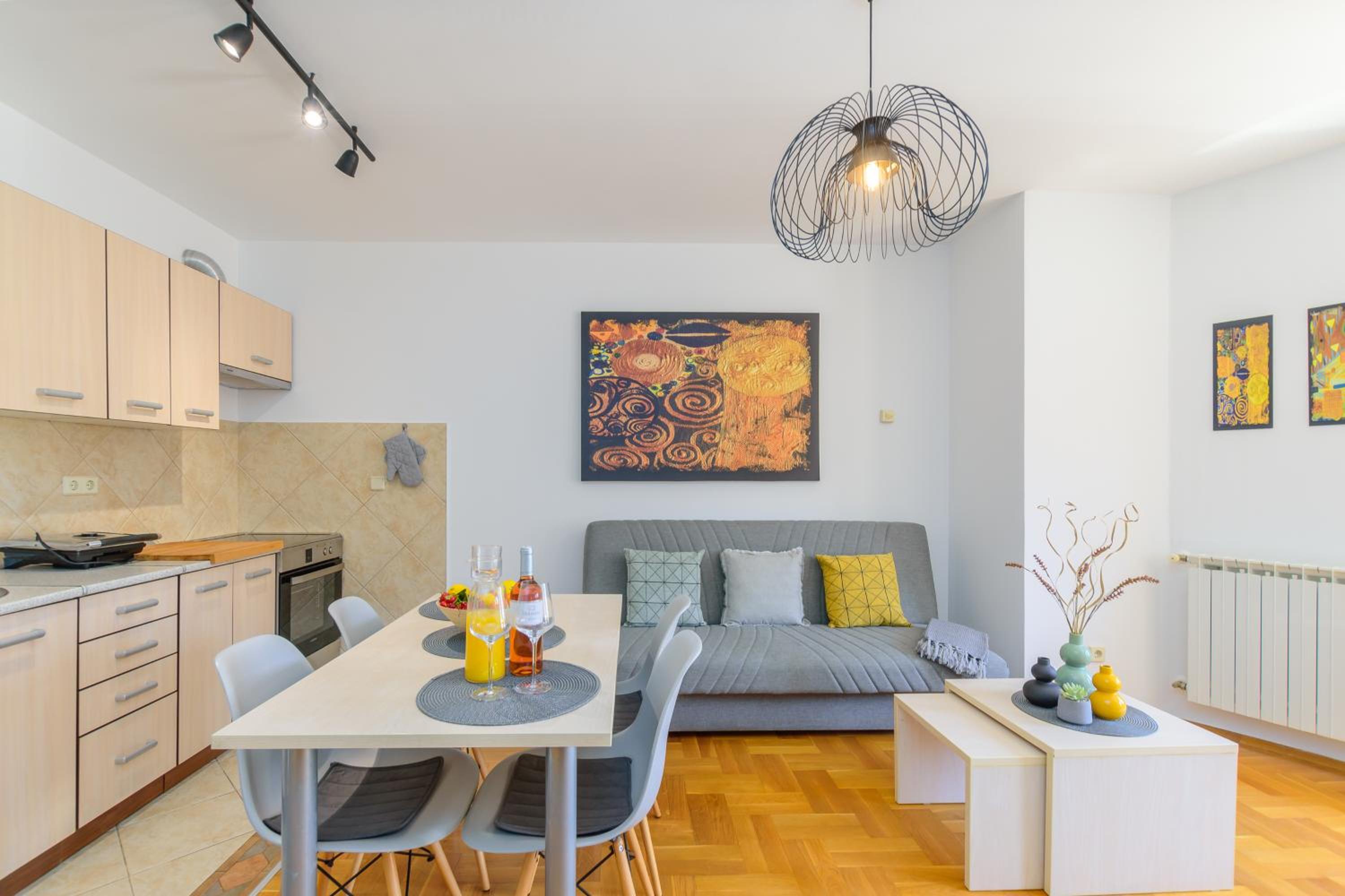 One-Bedroom Apartment