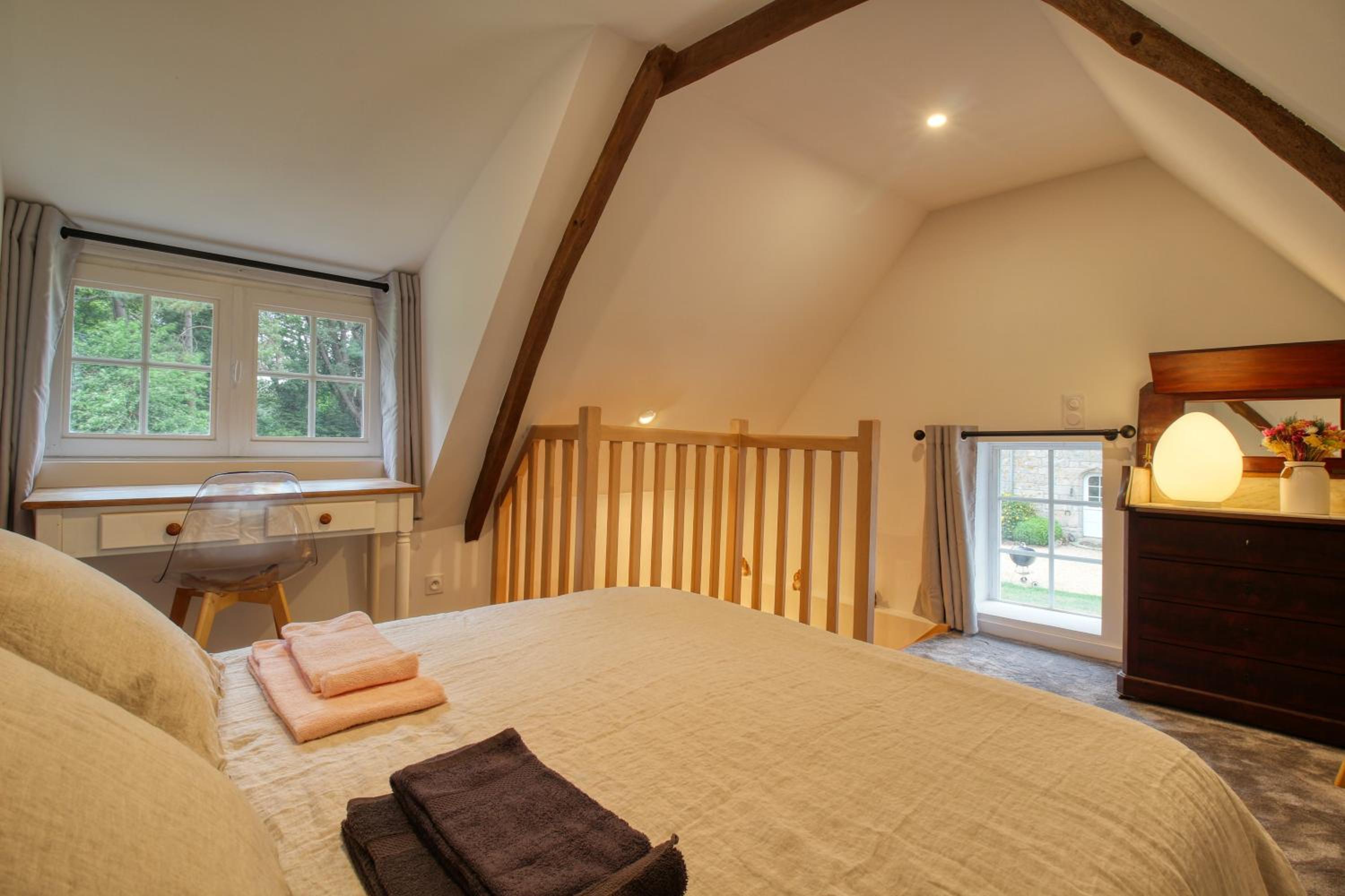 Cottage with Garden View - Photo 2