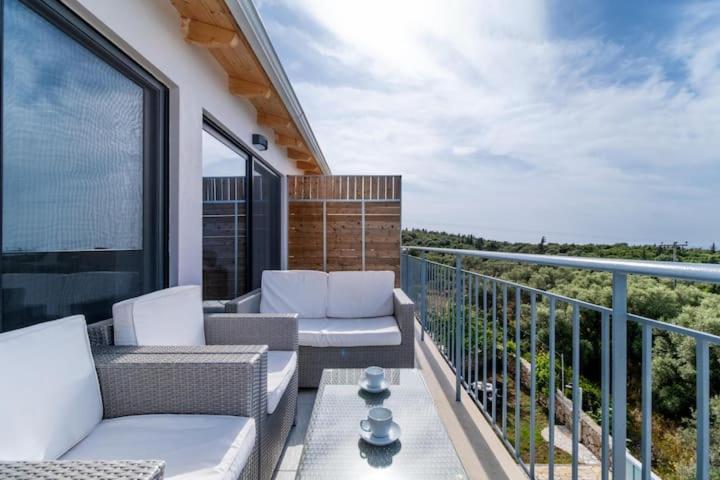 Deluxe Suite with Sea View photo 1
