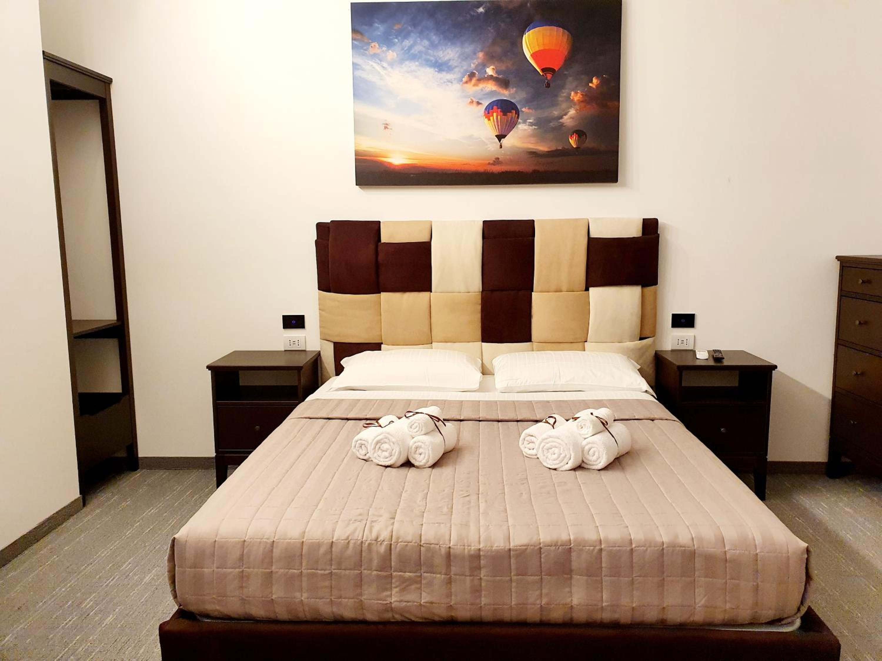Triple Room with Bathroom - Photo 11