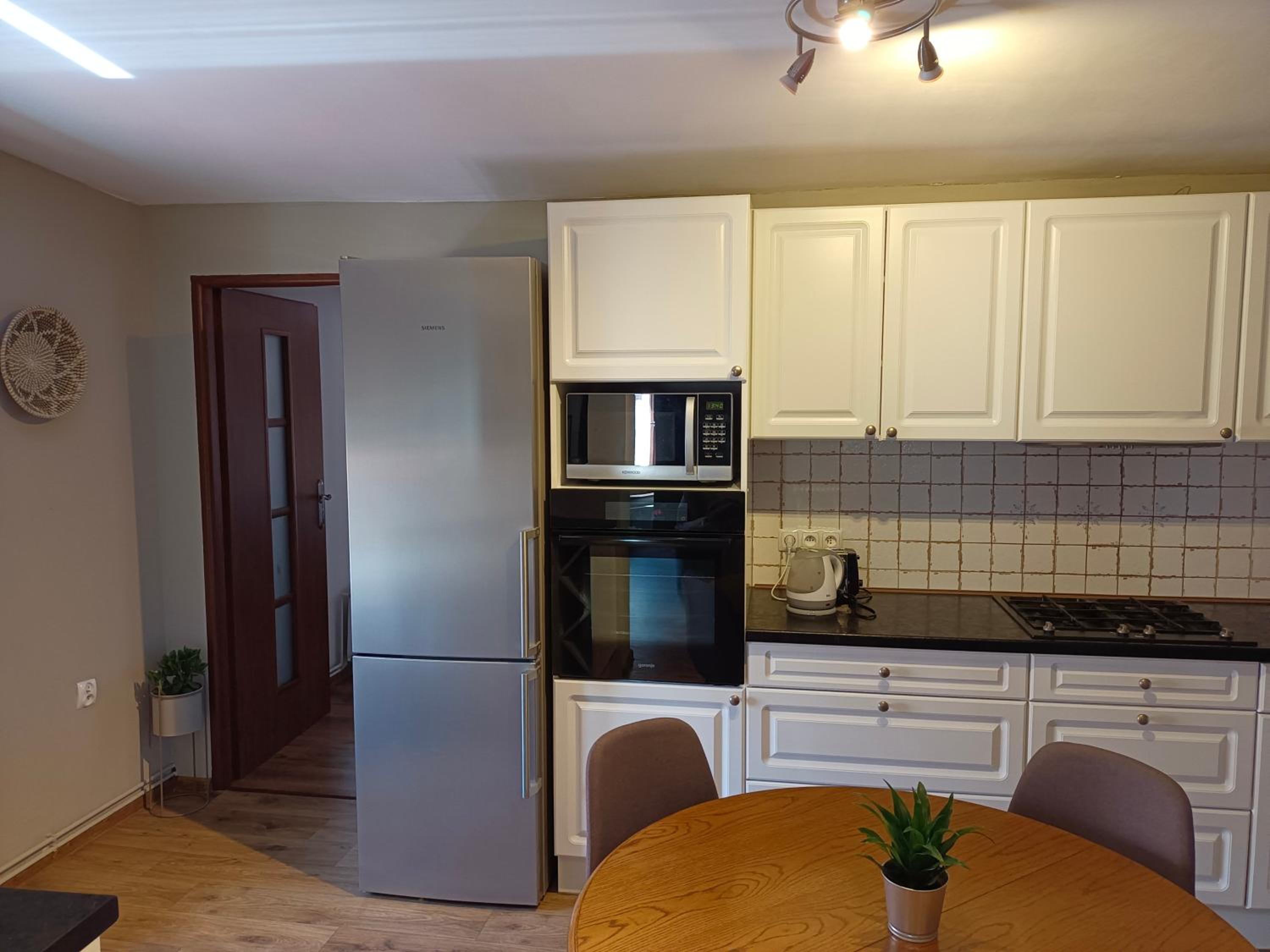 One-Bedroom Apartment photo 1