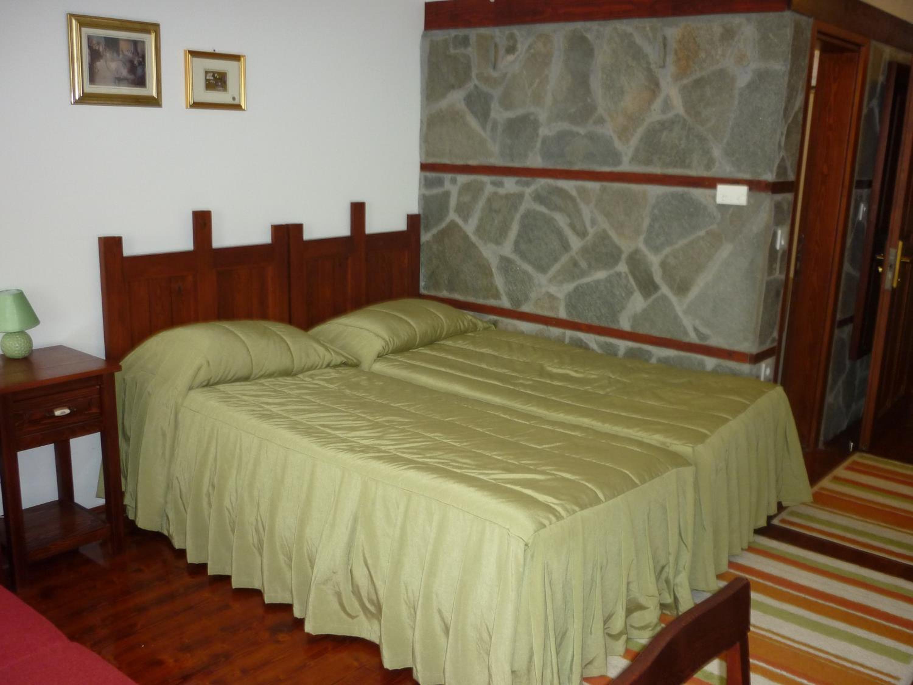 Twin Room with Extra Bed and Balcony - Photo 13