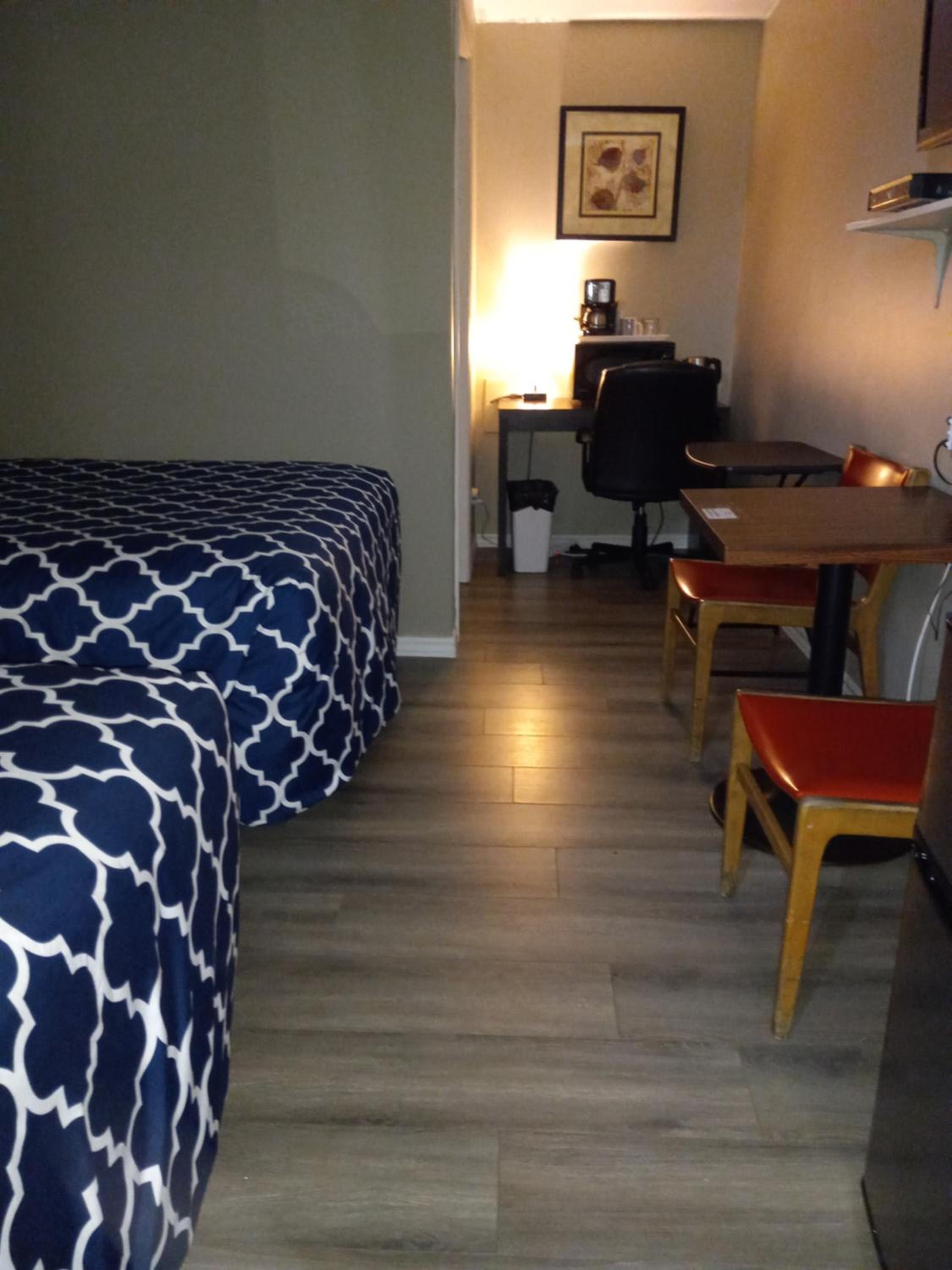 Deluxe Double Room (2 Adults + 1 Child) - Photo 4