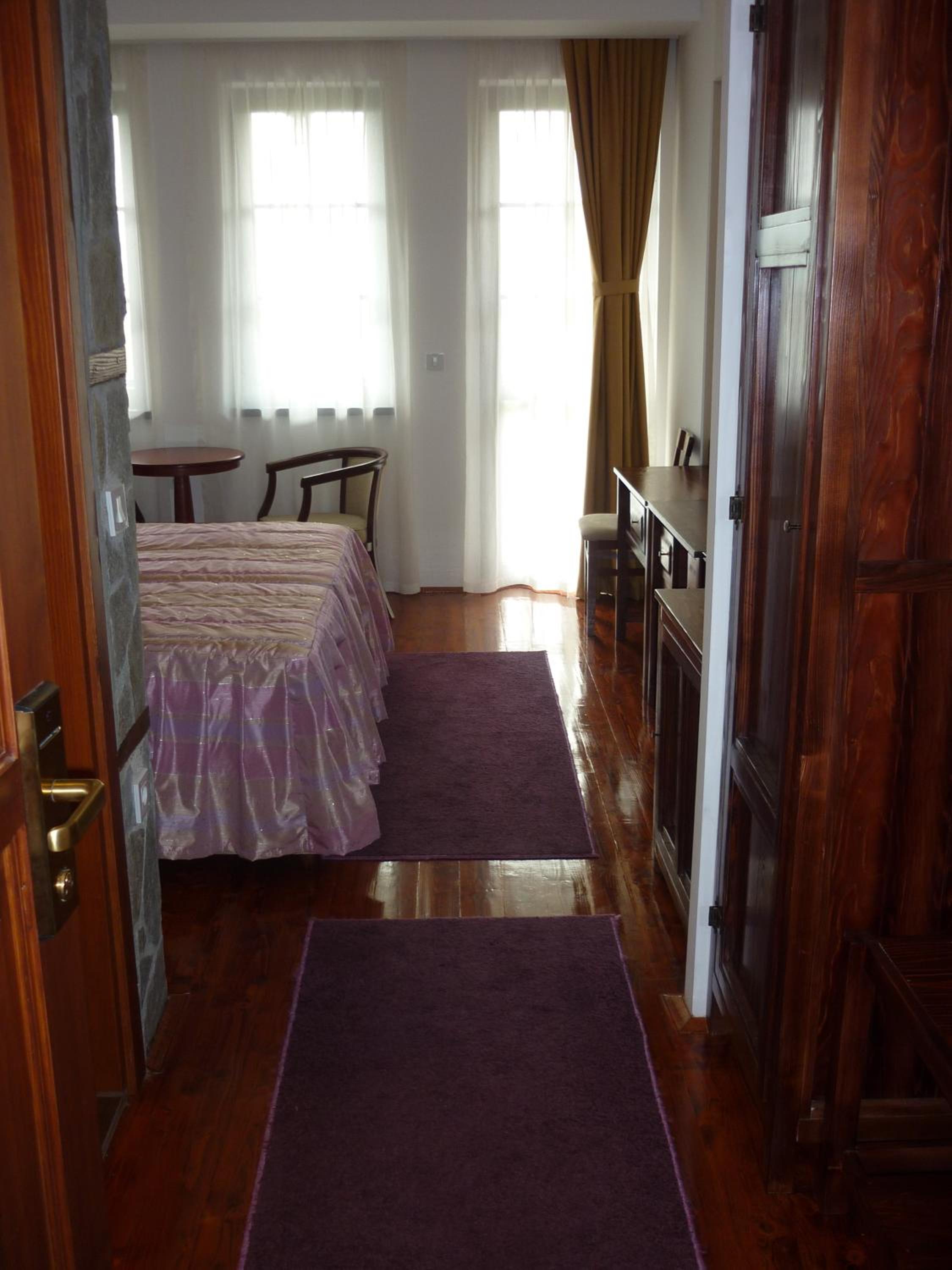 Twin Room with Extra Bed and Balcony - Photo 5