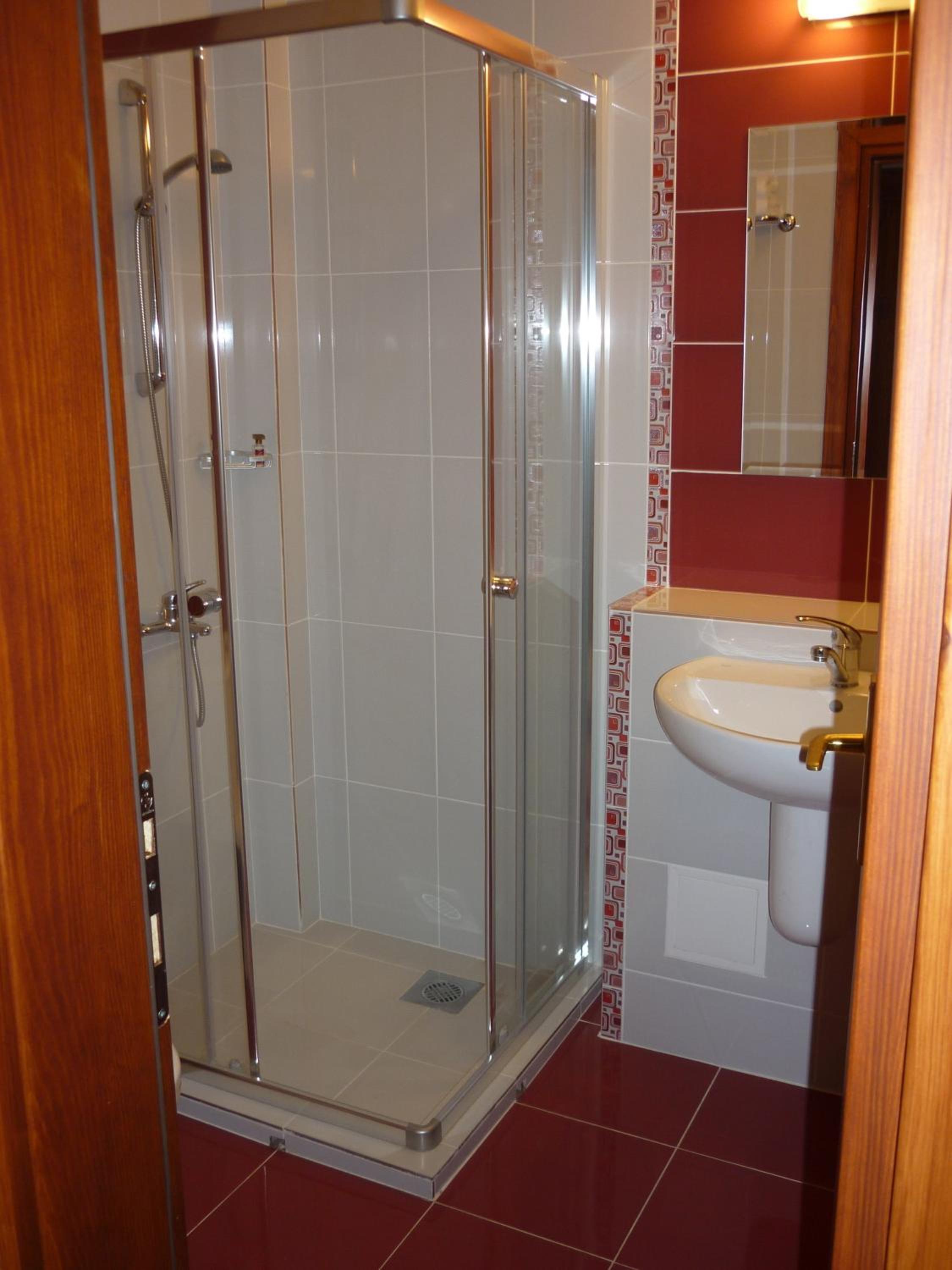 Twin Room with Extra Bed and Balcony - Photo 21