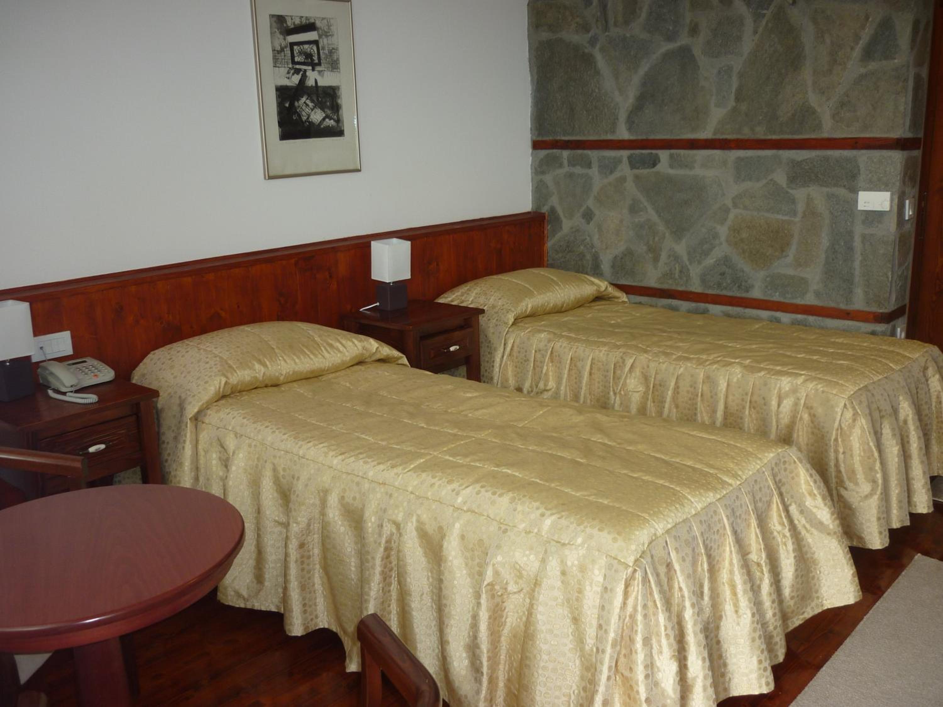 Twin Room with Extra Bed and Balcony - Photo 20