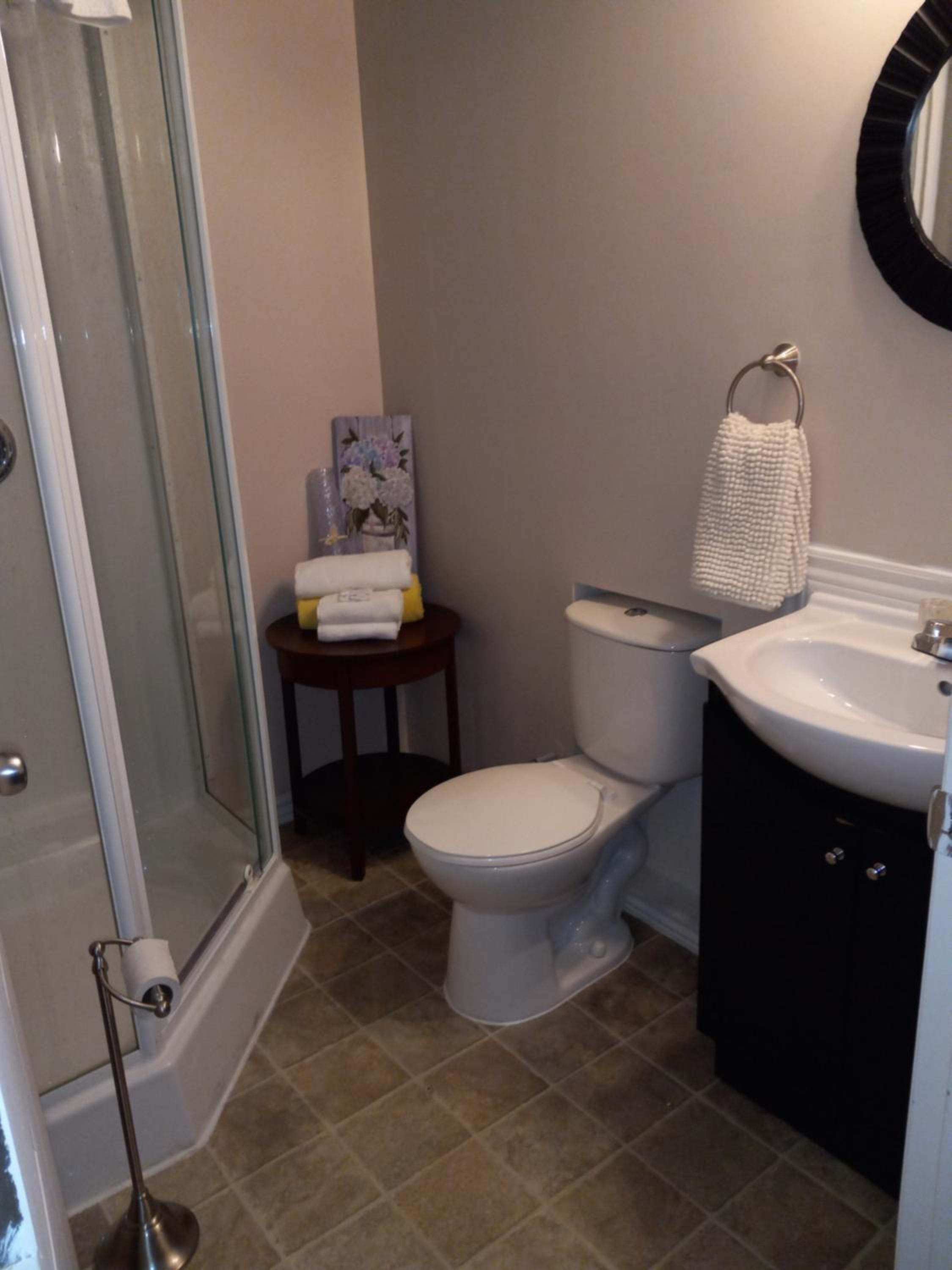 Deluxe Double Room (2 Adults + 1 Child) - Photo 3