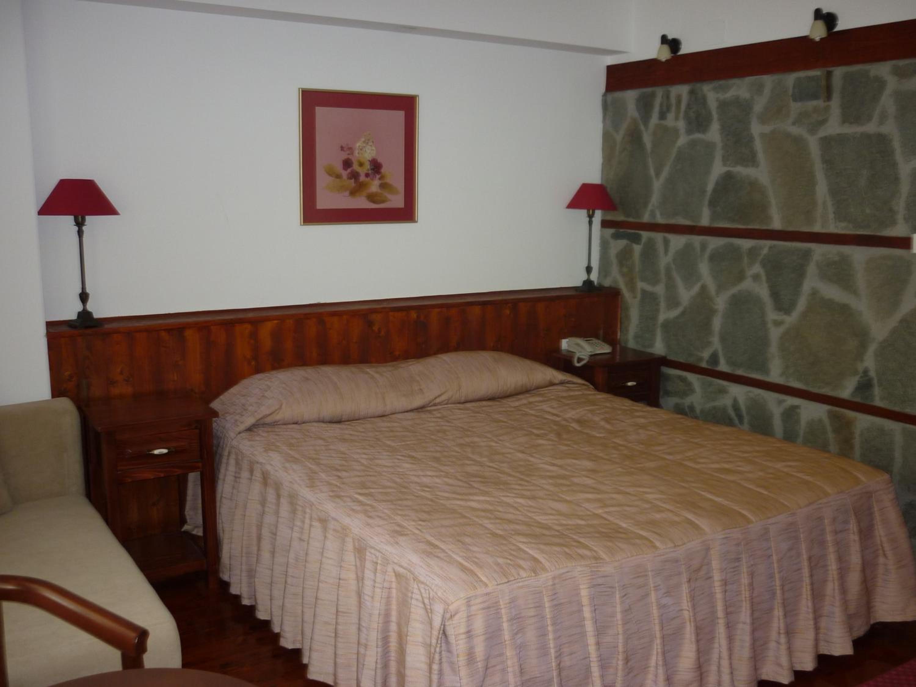 Double Room with Extra Bed and Balcony - Photo 5