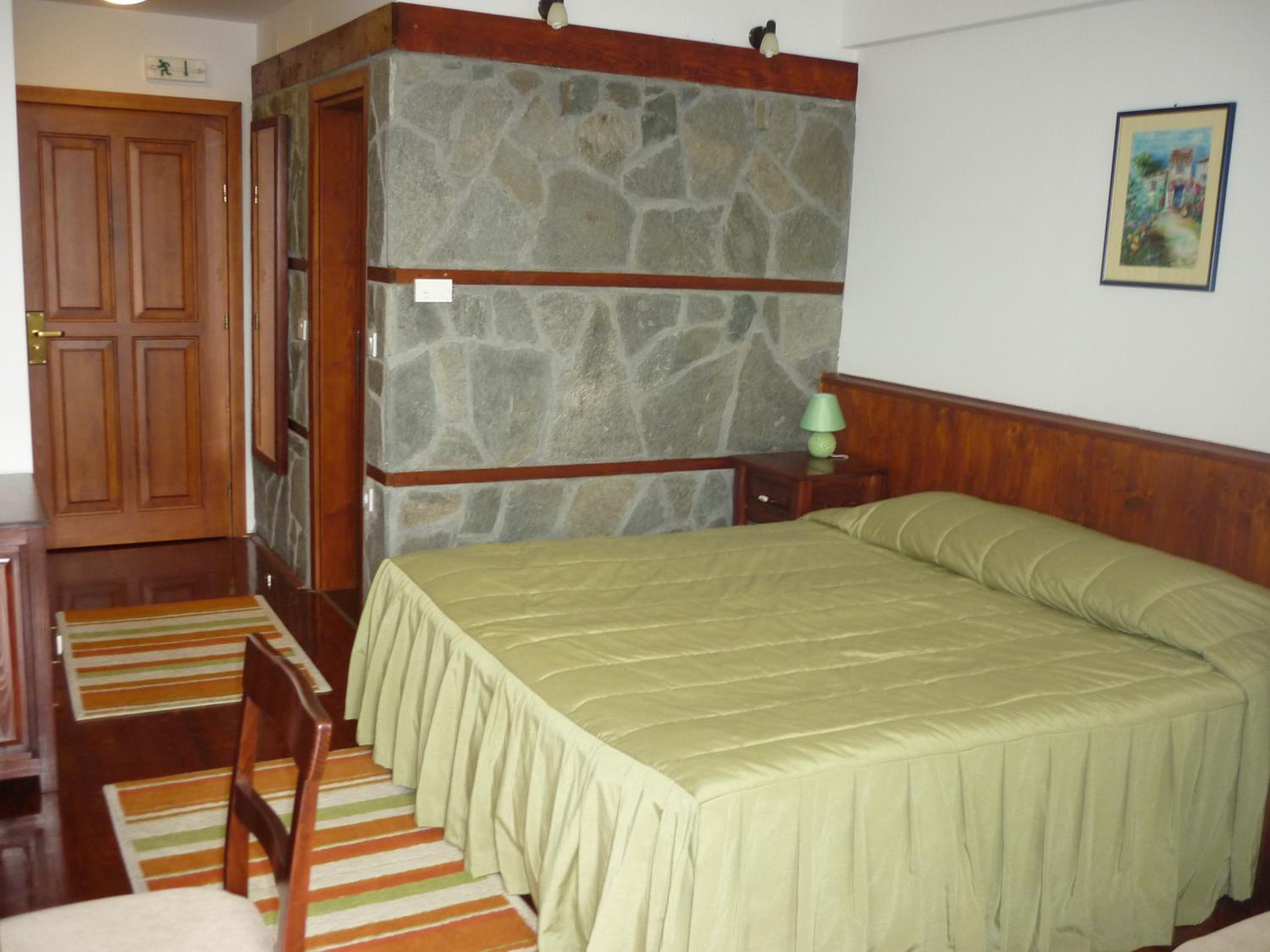 Double Room with Extra Bed and Balcony - Photo 1