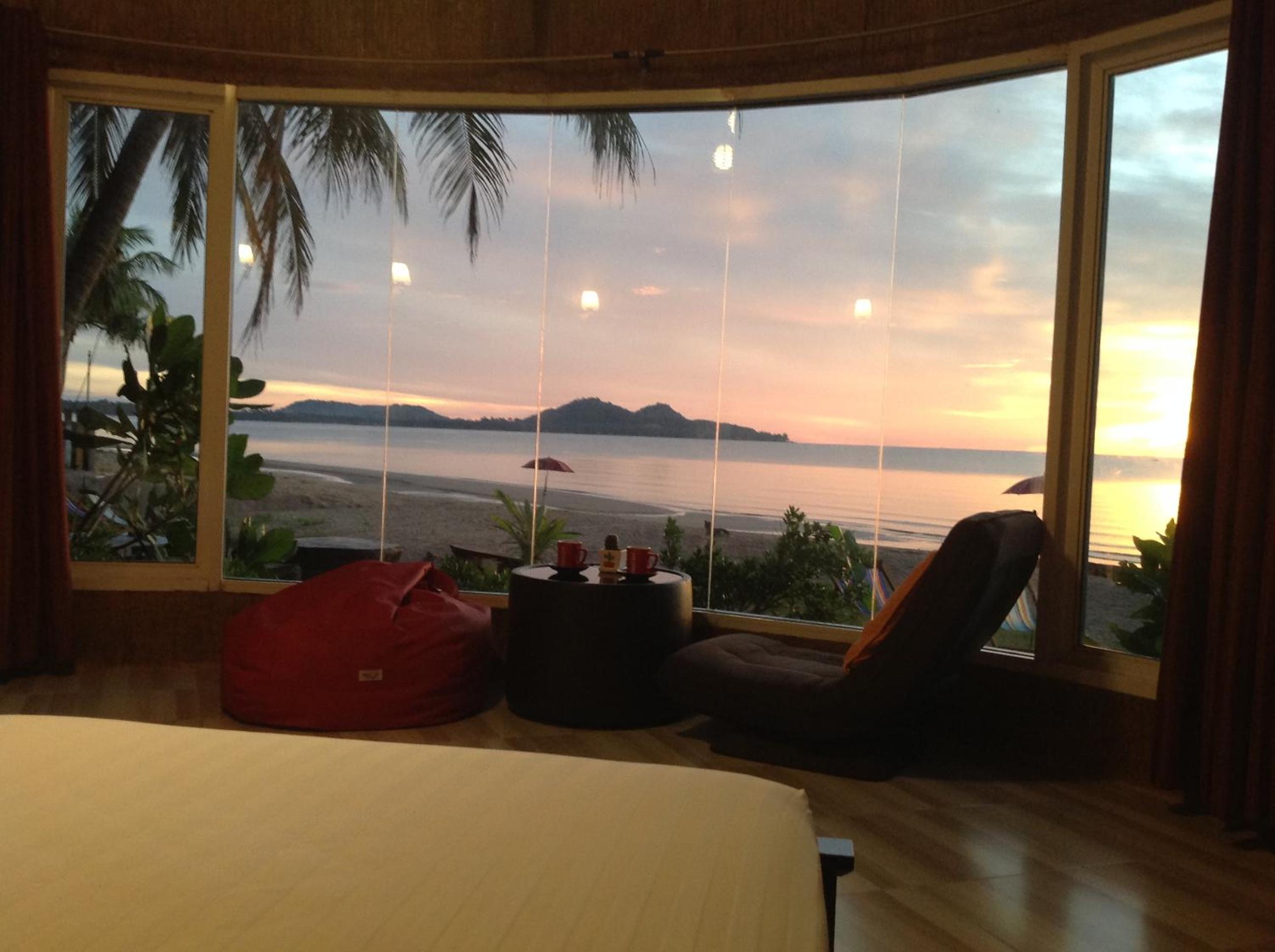 Deluxe Room with Seaside - Photo 6