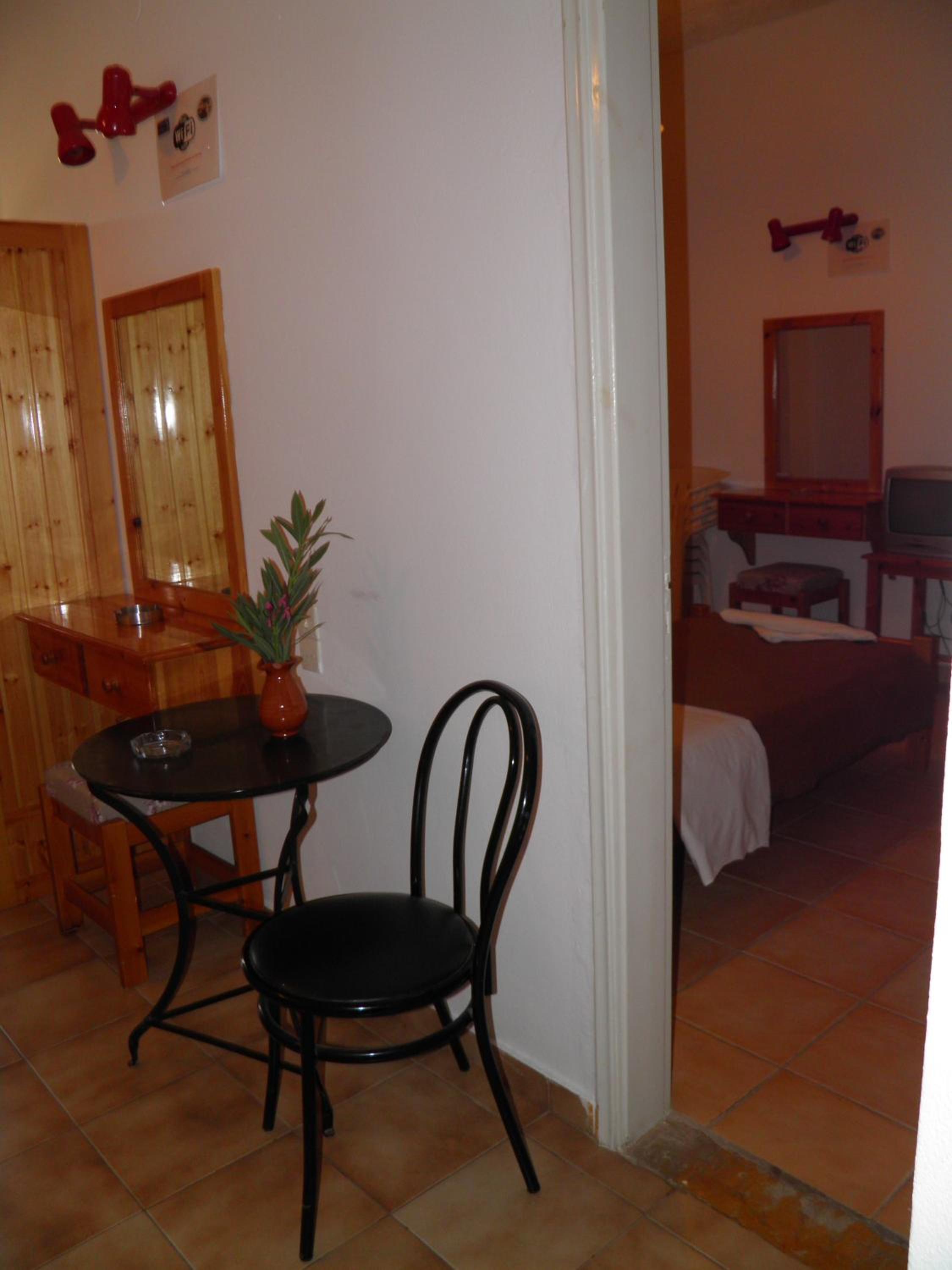 One-Bedroom Apartment - Photo 16