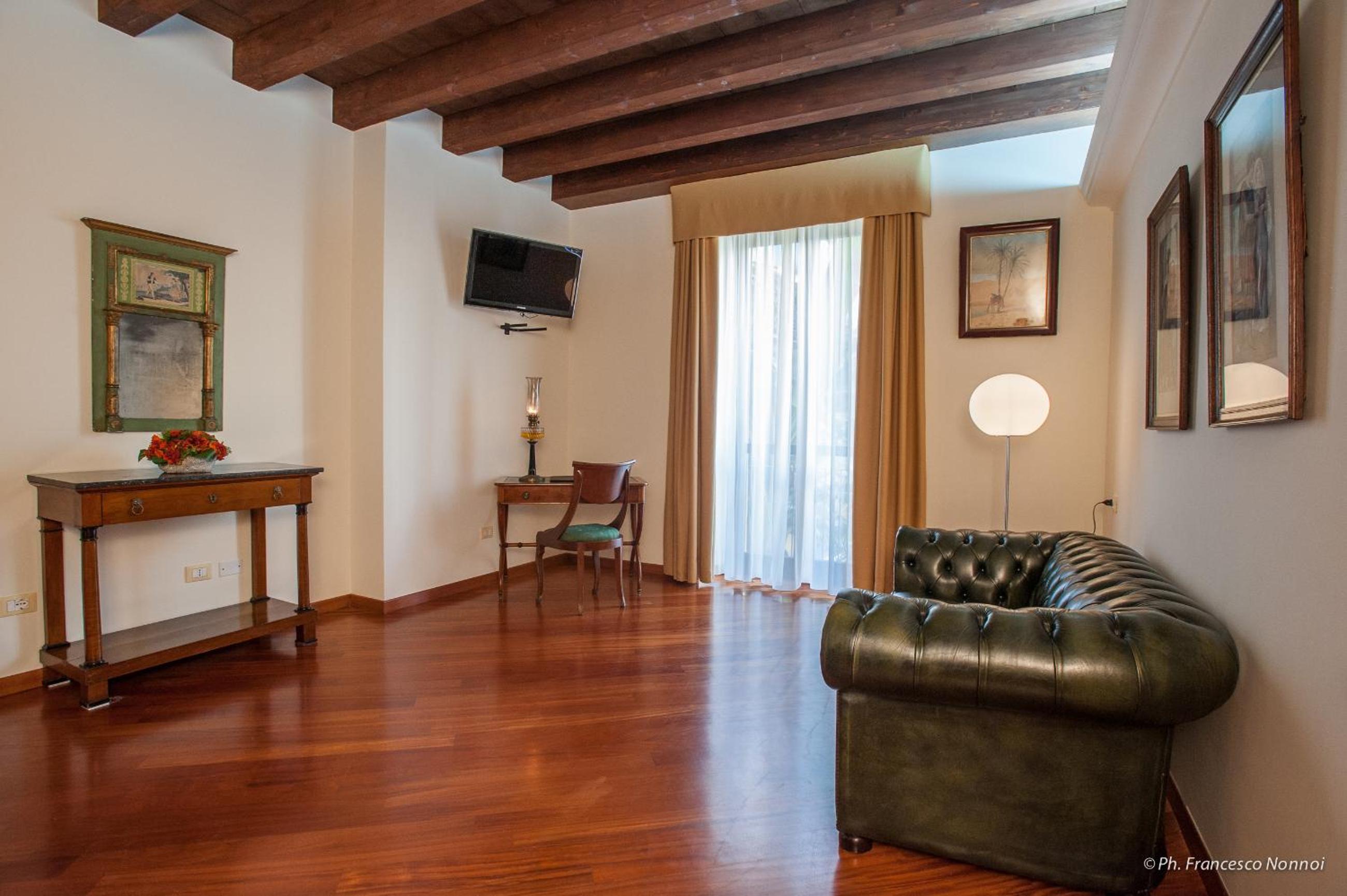 Suite with Terrace photo 3
