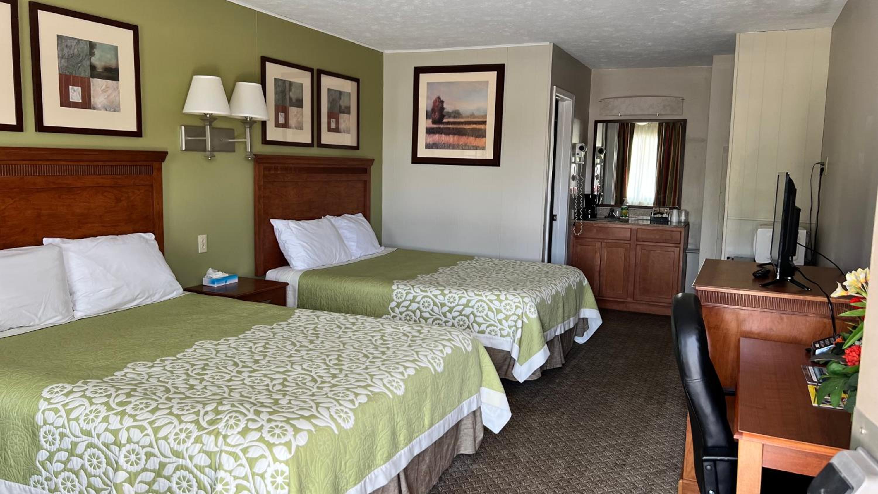 Deluxe Queen Room photo 3
