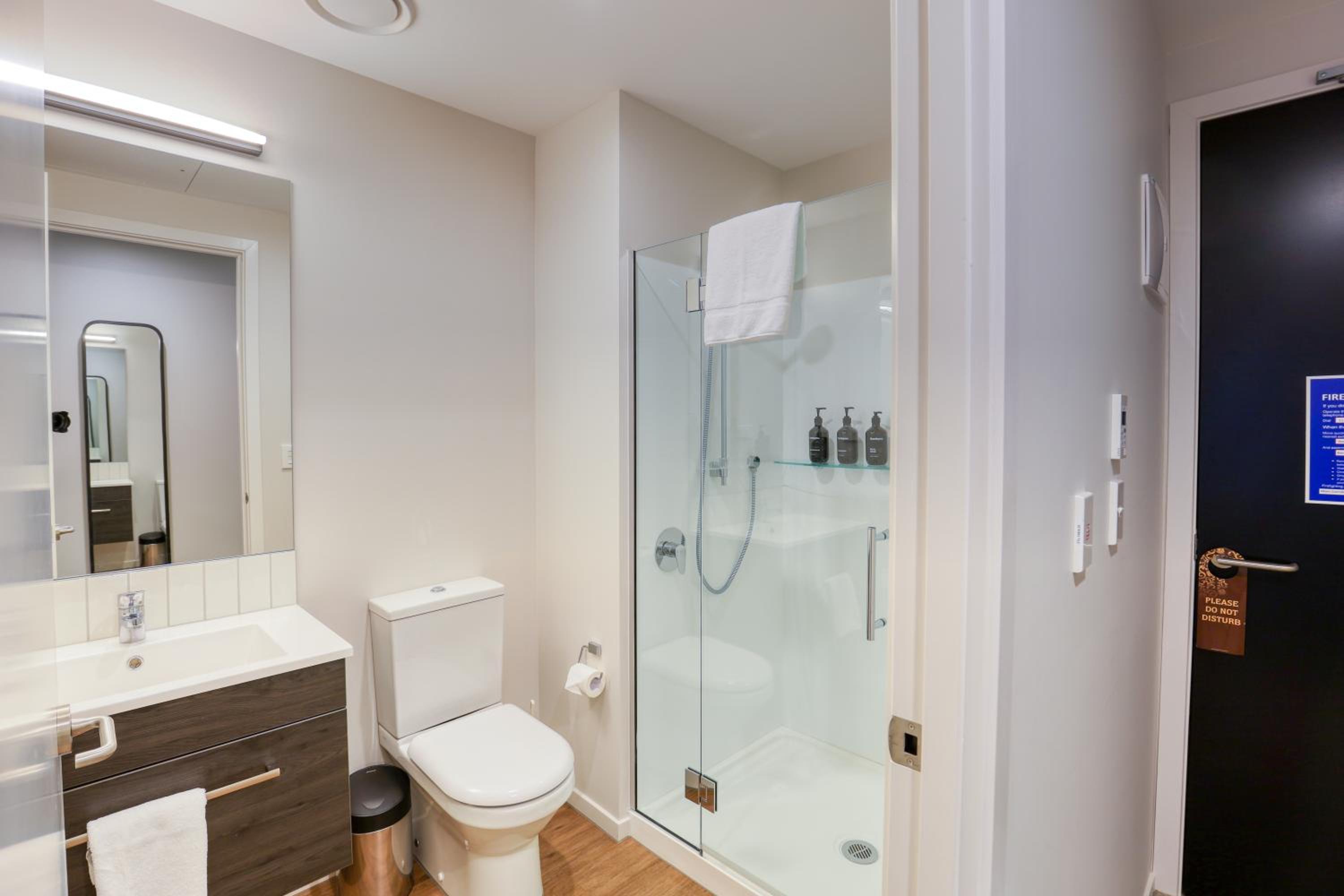 One-Bedroom King Suite - Photo 14
