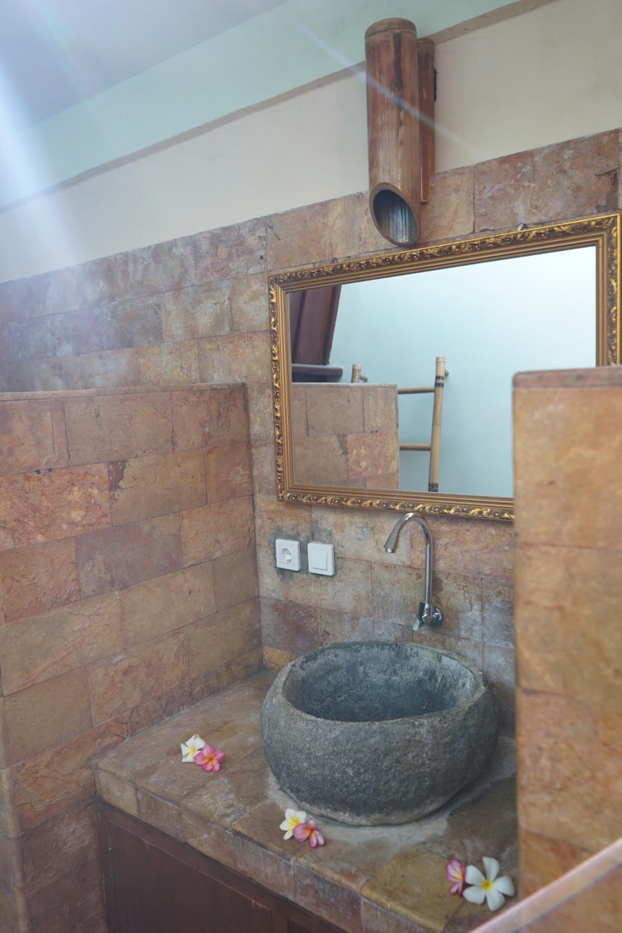 Deluxe Double Room - Photo 7