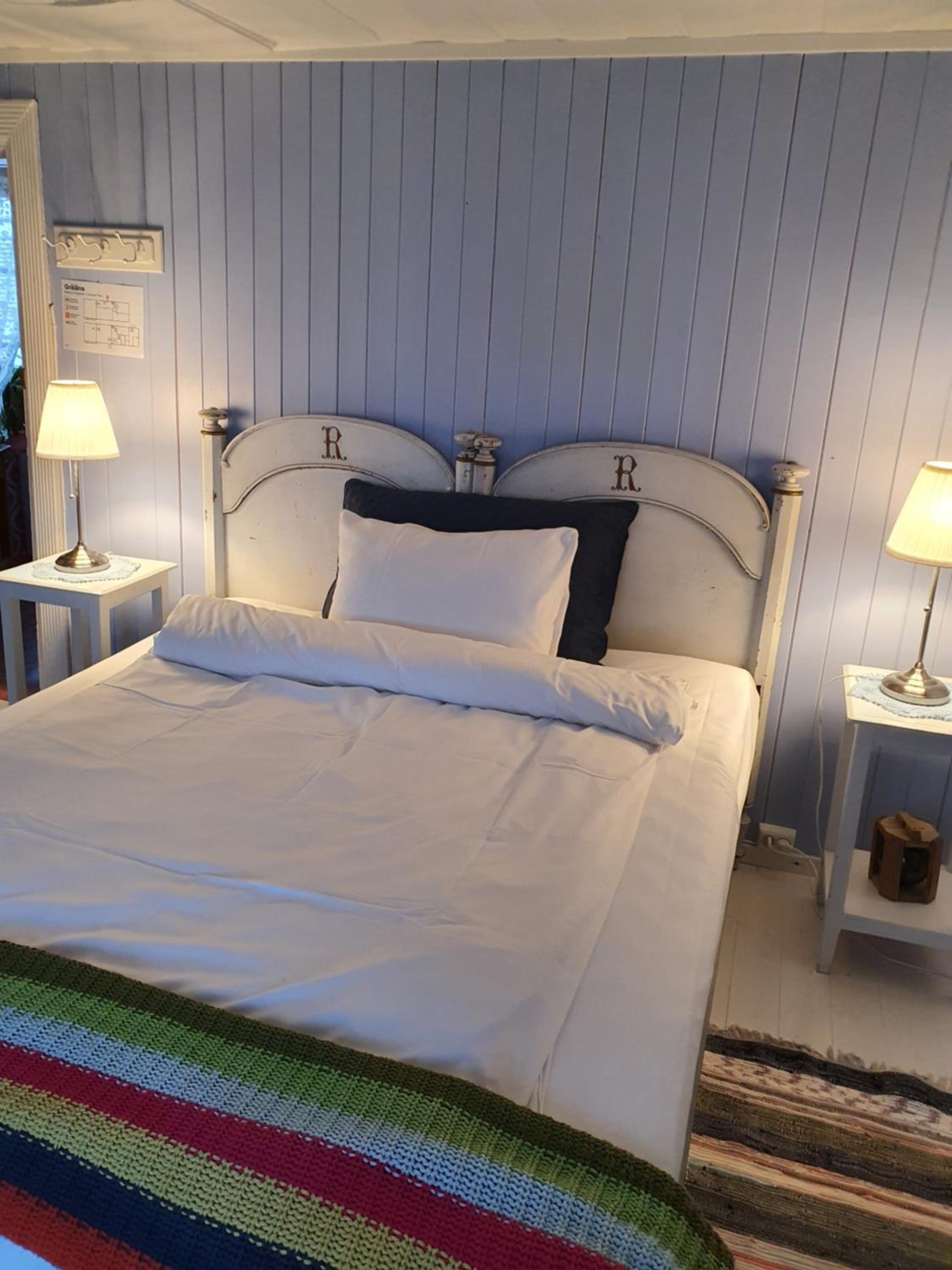 Double Room with Shared Bathroom photo 1