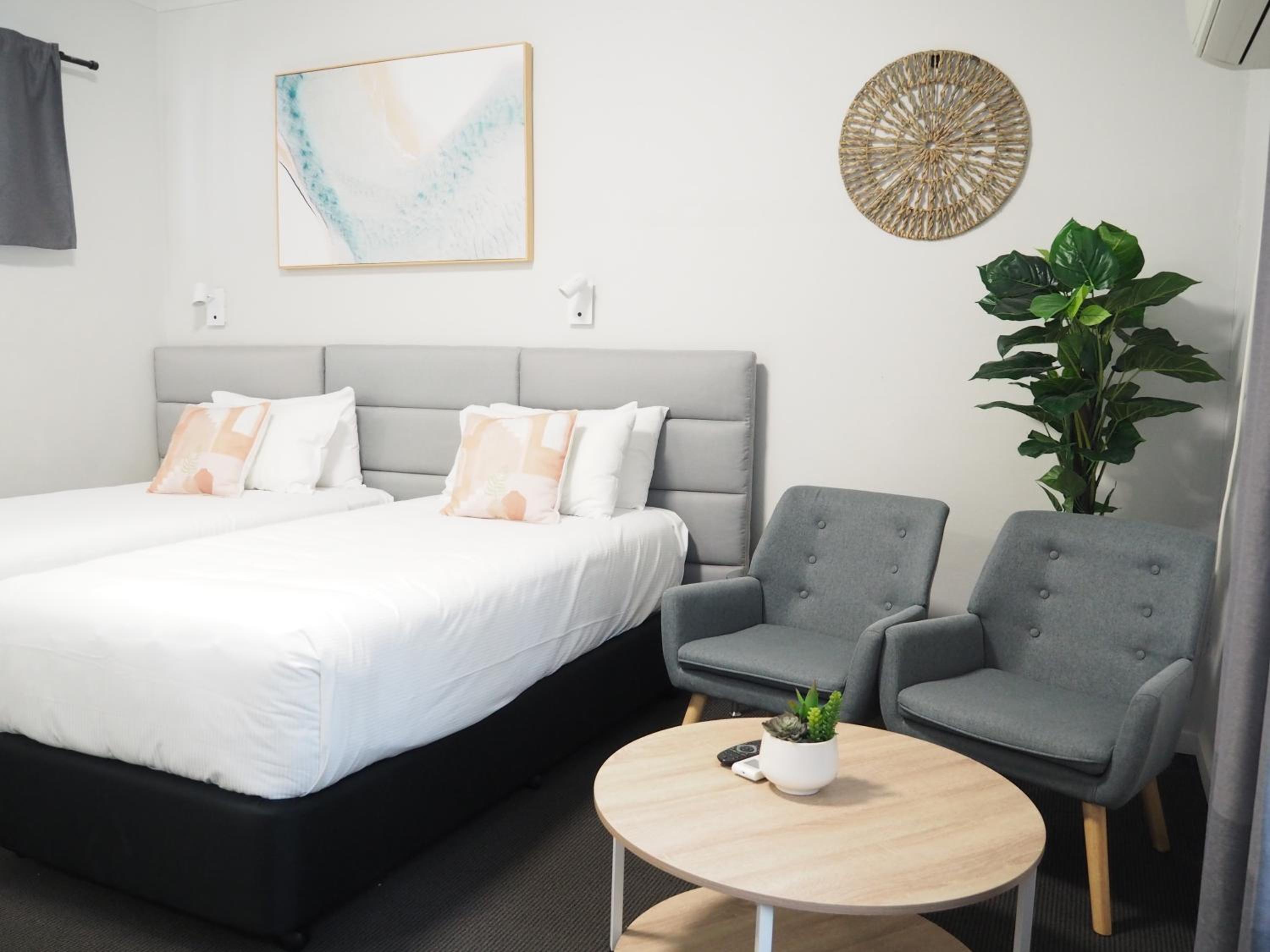 Deluxe King or Twin Room - Photo 2