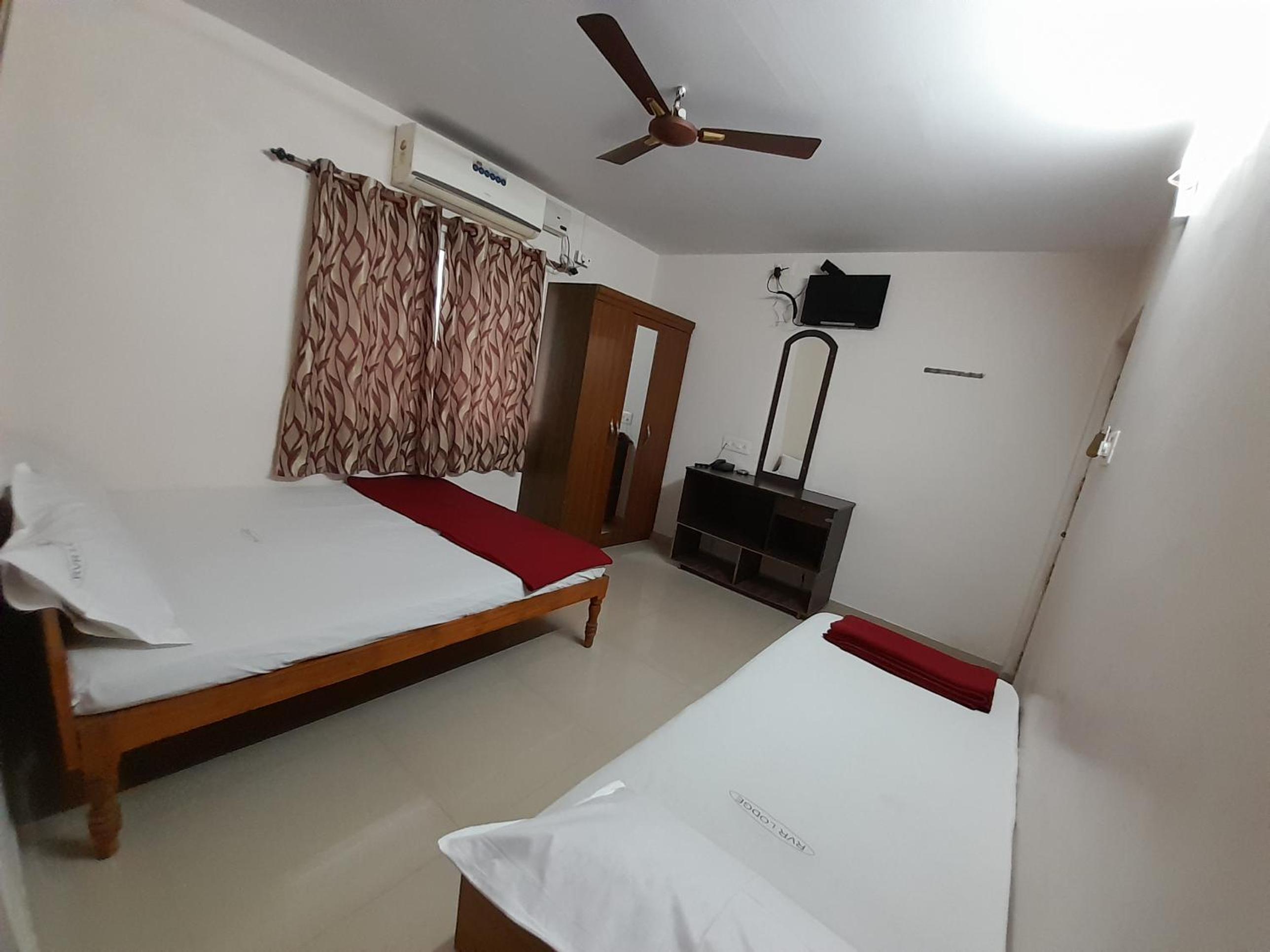 Deluxe Triple Room photo 3