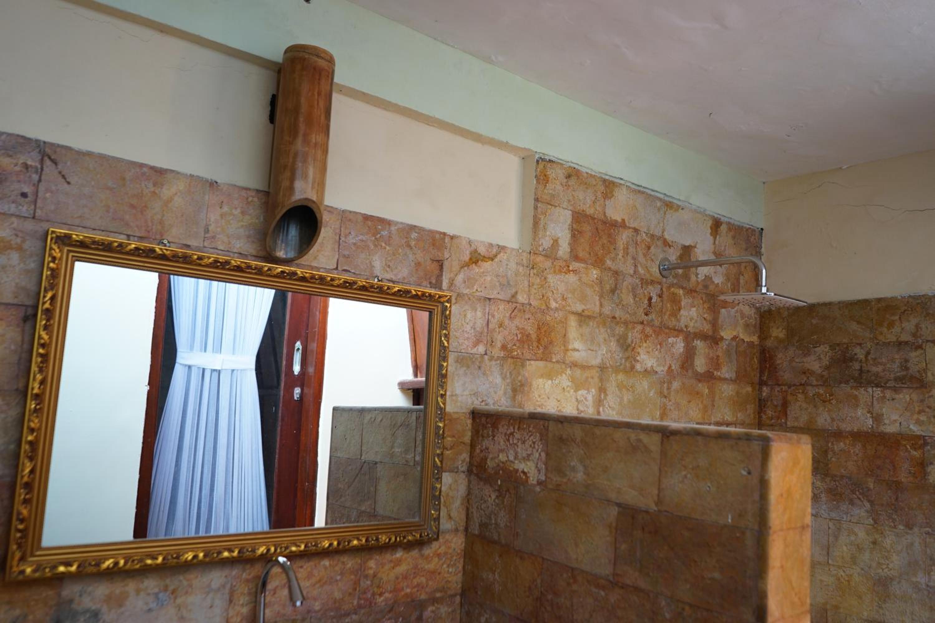 Deluxe Double Room - Photo 12