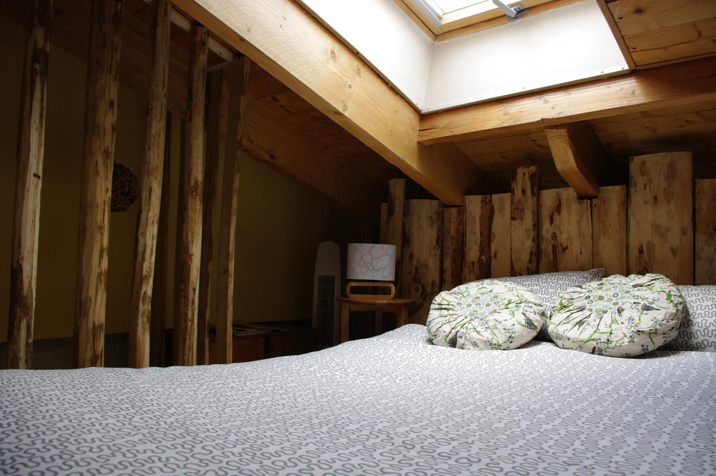 Five-Bedroom House photo 3