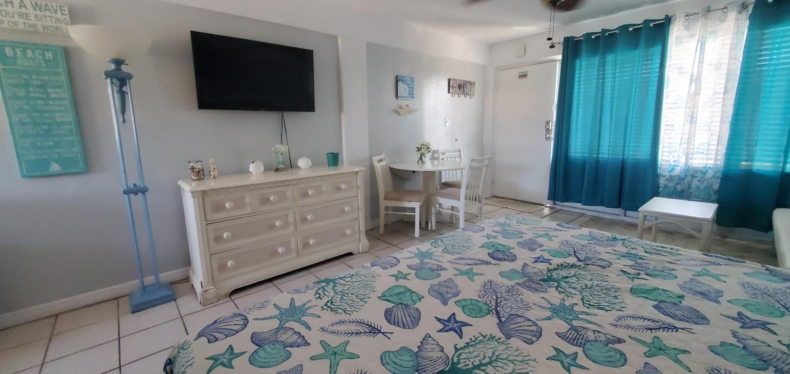 Studio Apartment with Sea View