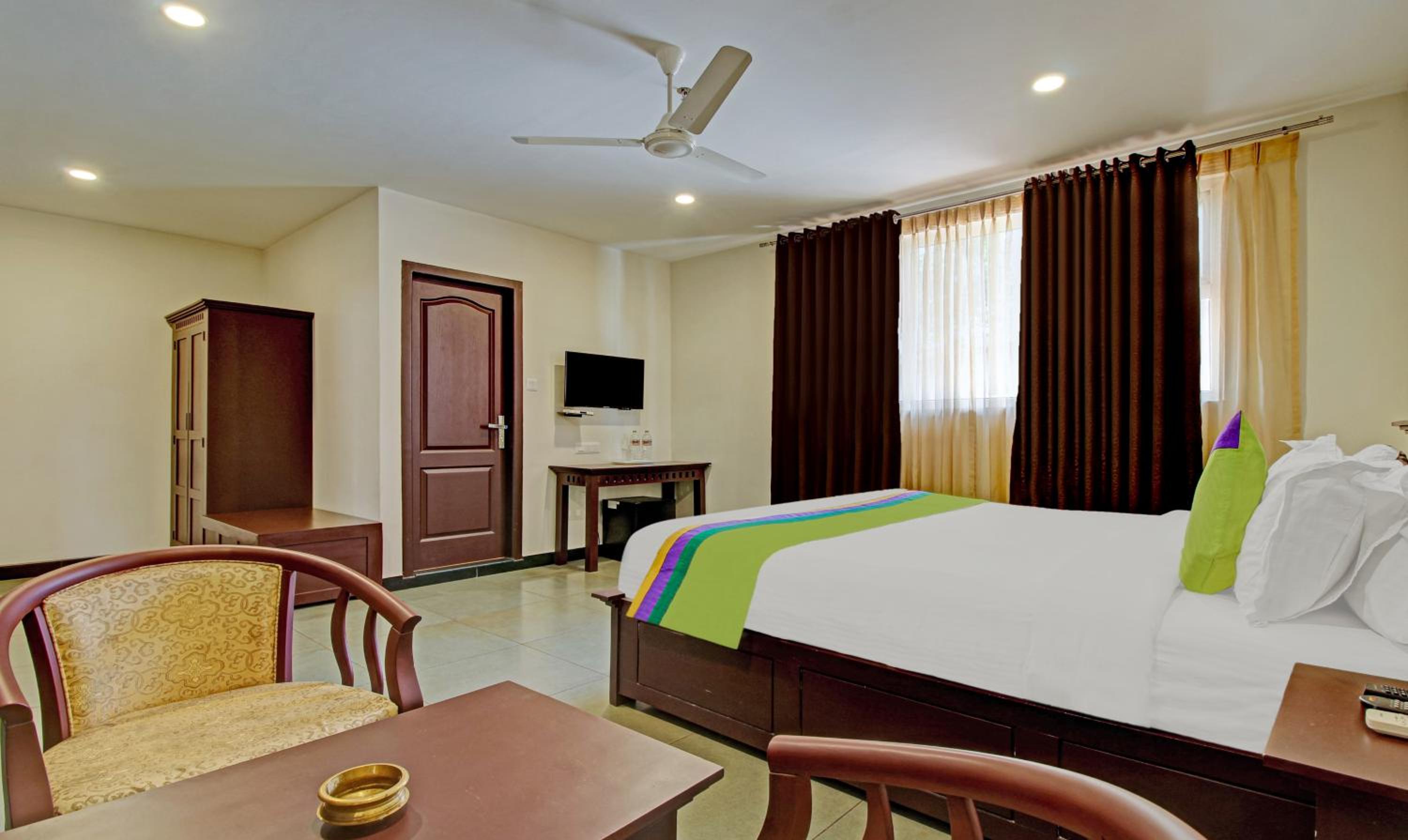 Deluxe Room - Photo 7