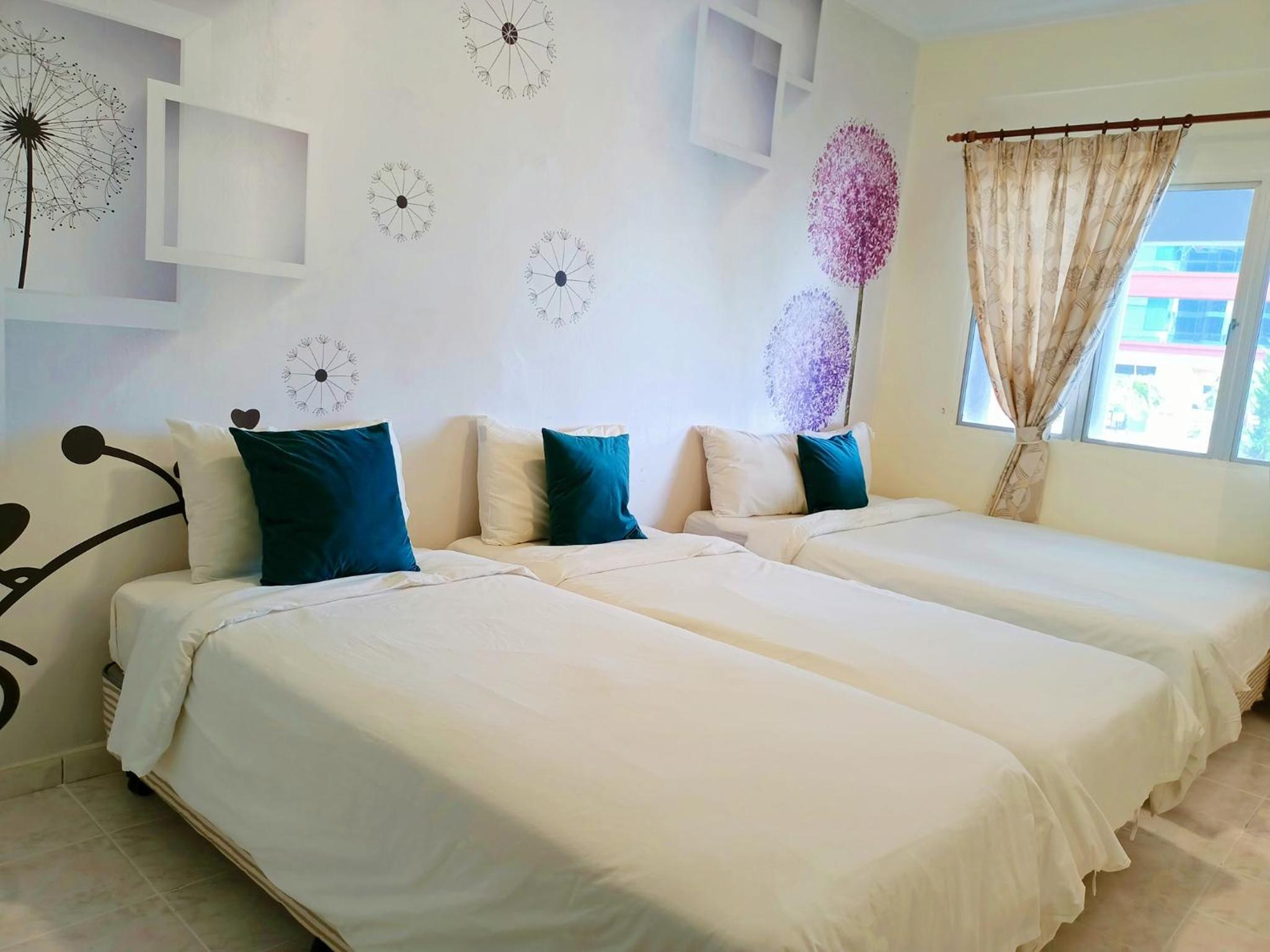 Two-Bedroom Apartment with Mountain View photo 1