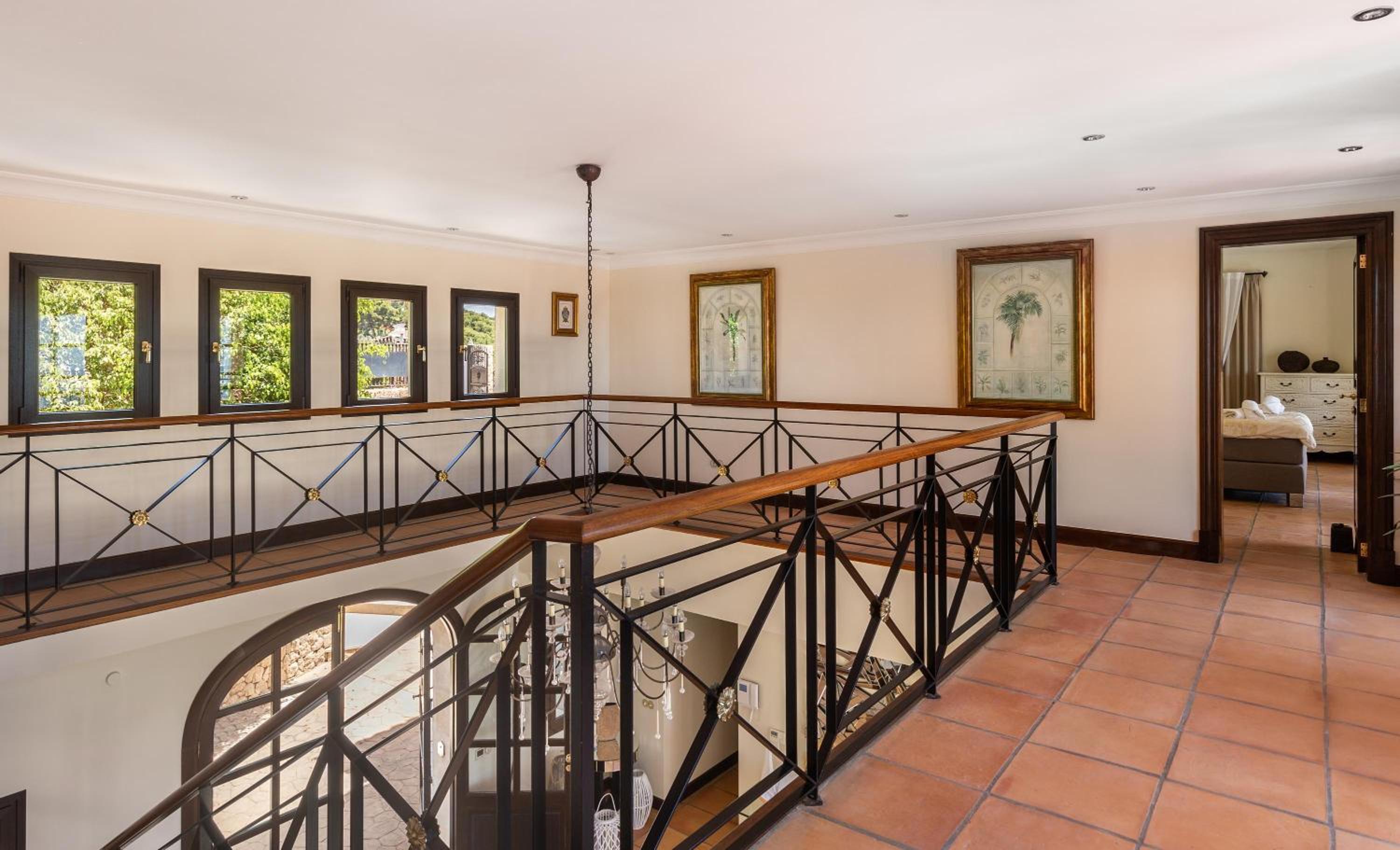 Villa with Sea View thumbnail 5