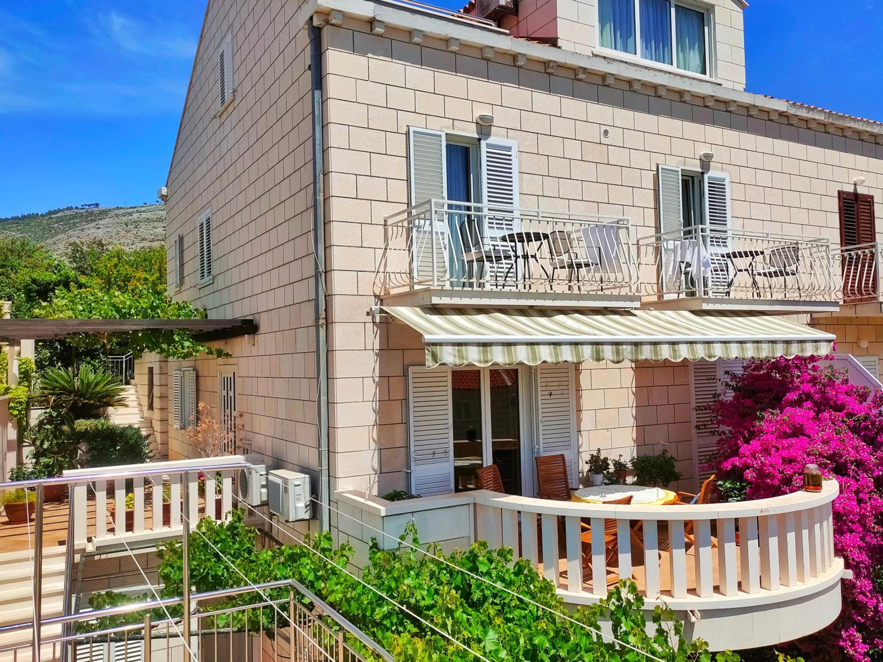 Studio Apartment with Sea View photo 3