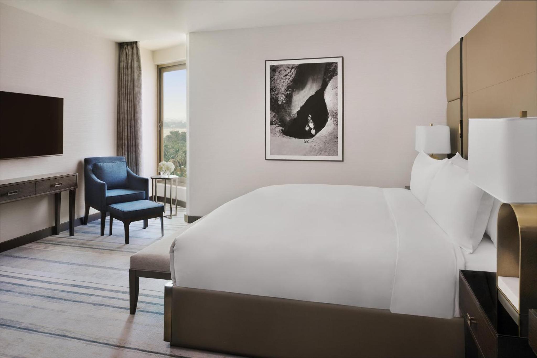 Executive Suite - Photo 7