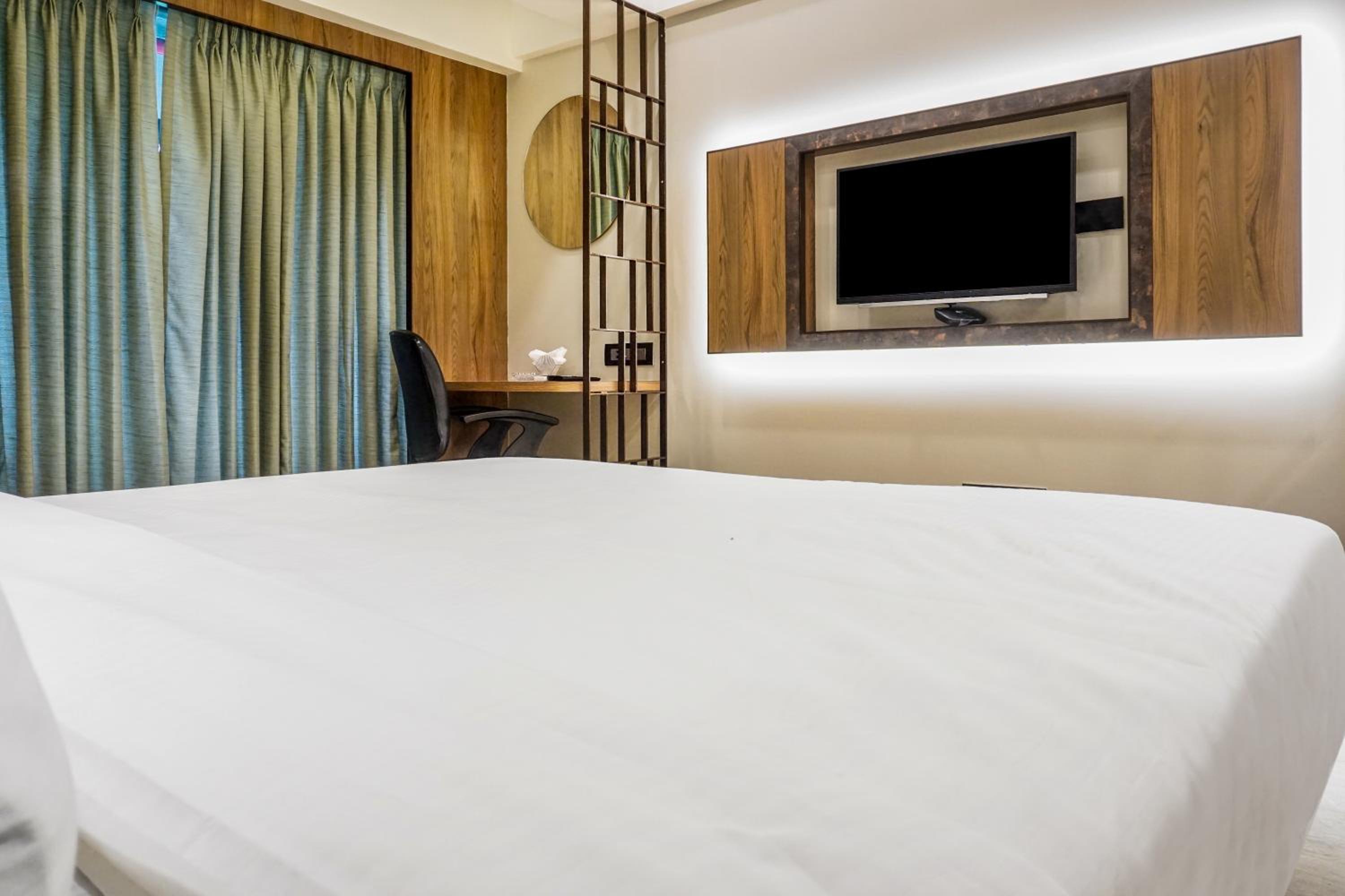 Deluxe Double or Twin Room - Photo 5