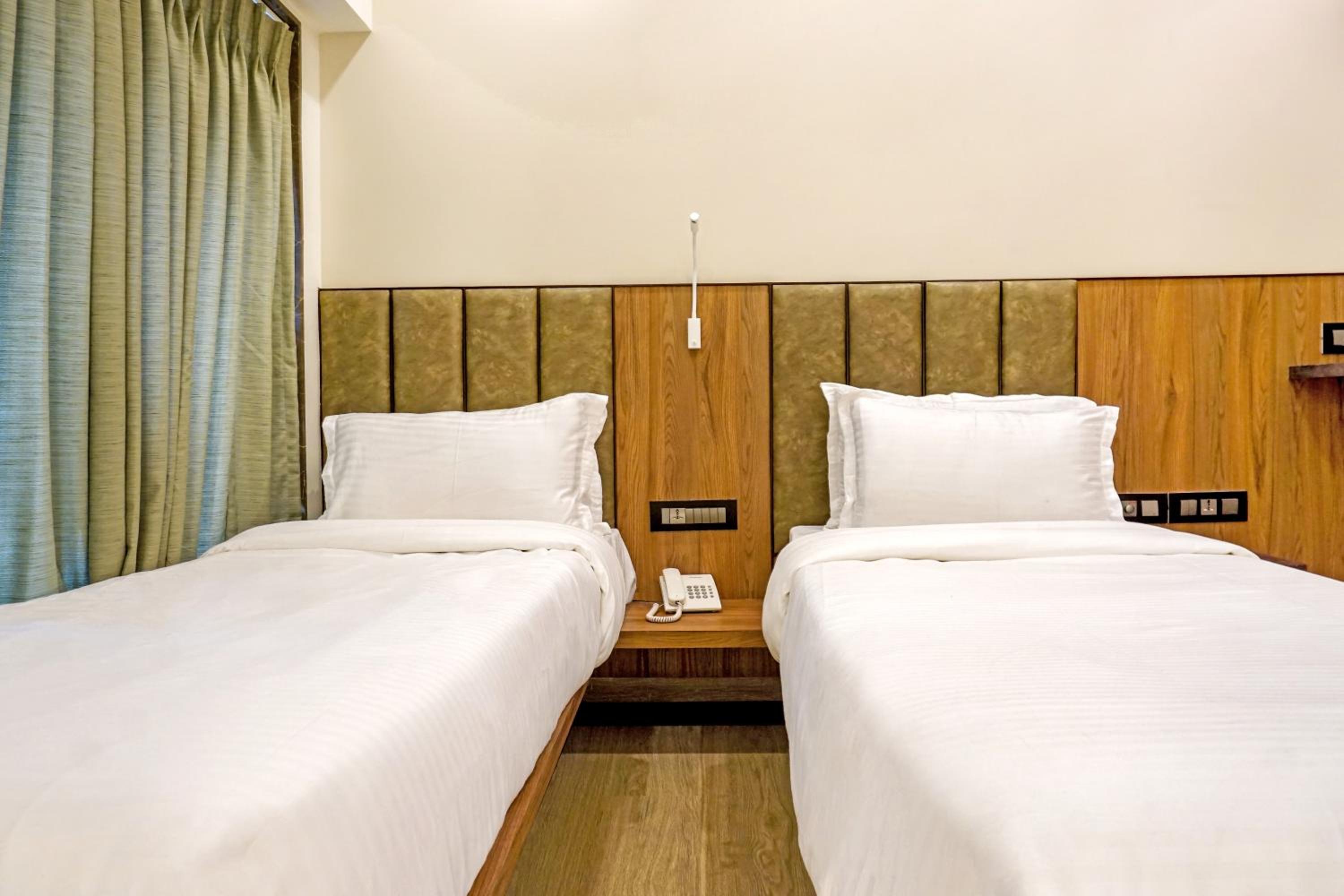 Deluxe Double or Twin Room - Photo 9