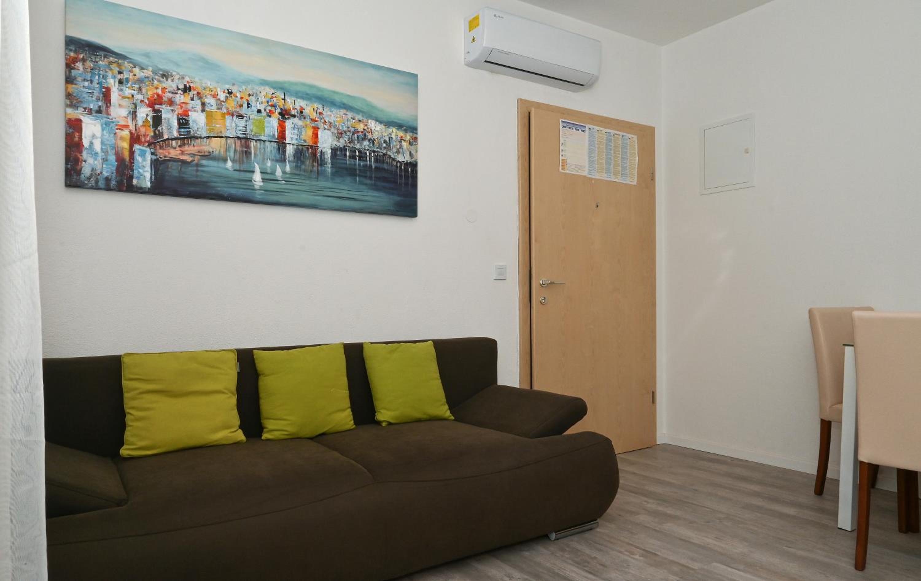 One-Bedroom Apartment (4 Adults)
