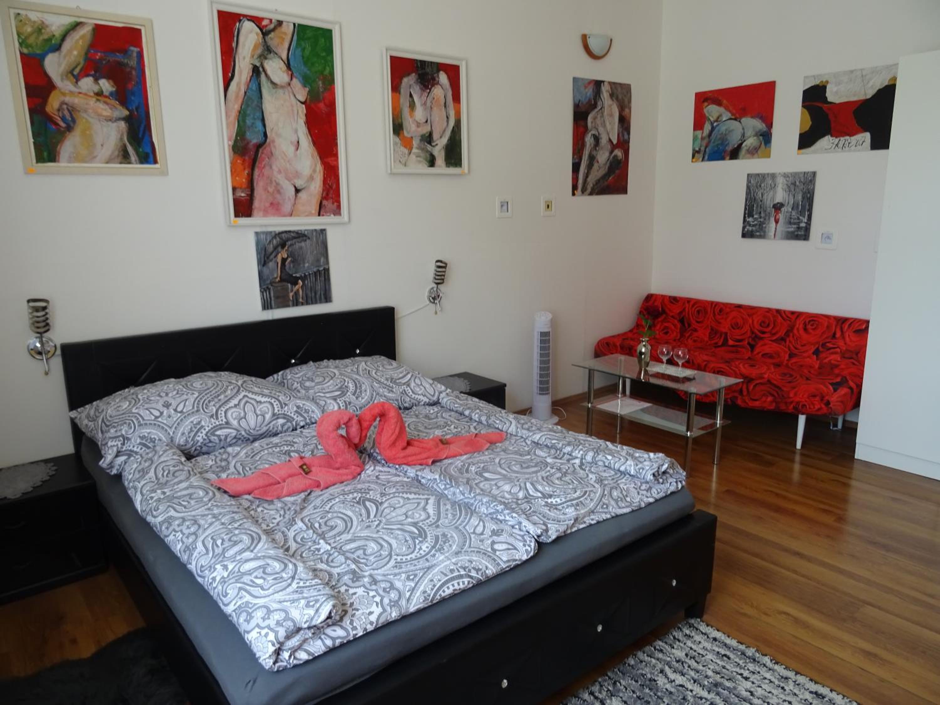 Large Double Room photo 3