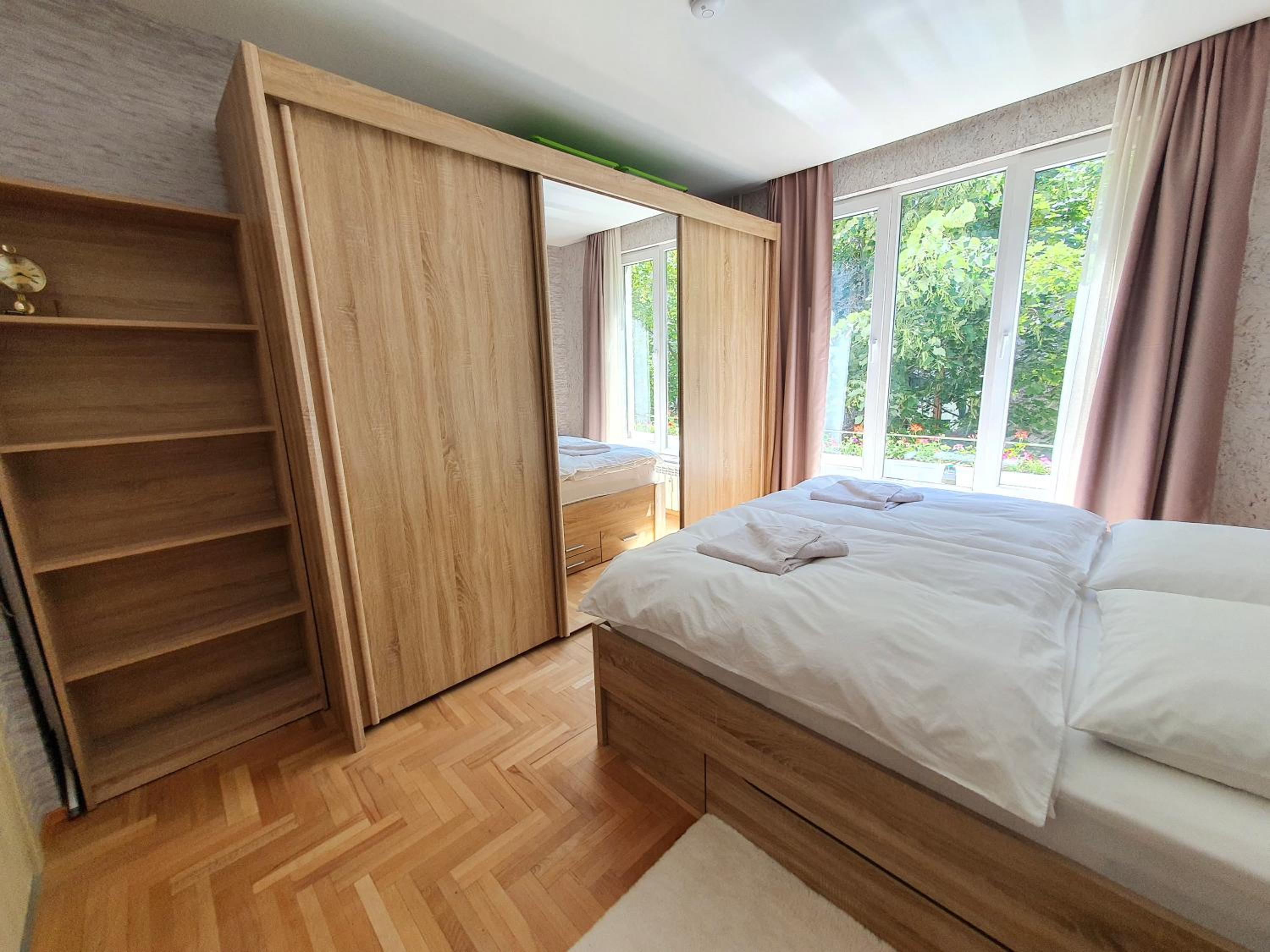 One-Bedroom Apartment - Photo 18