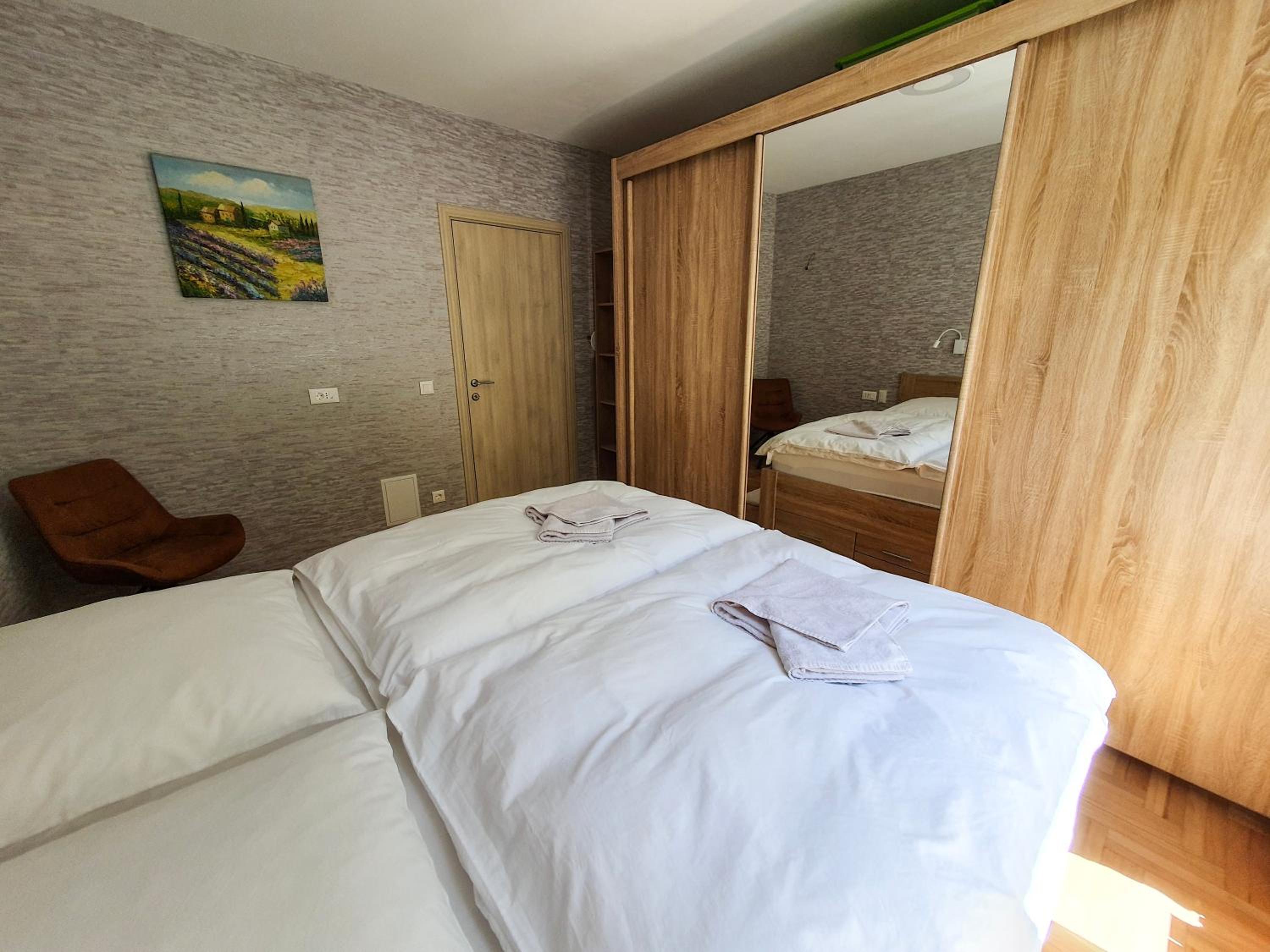 One-Bedroom Apartment - Photo 17