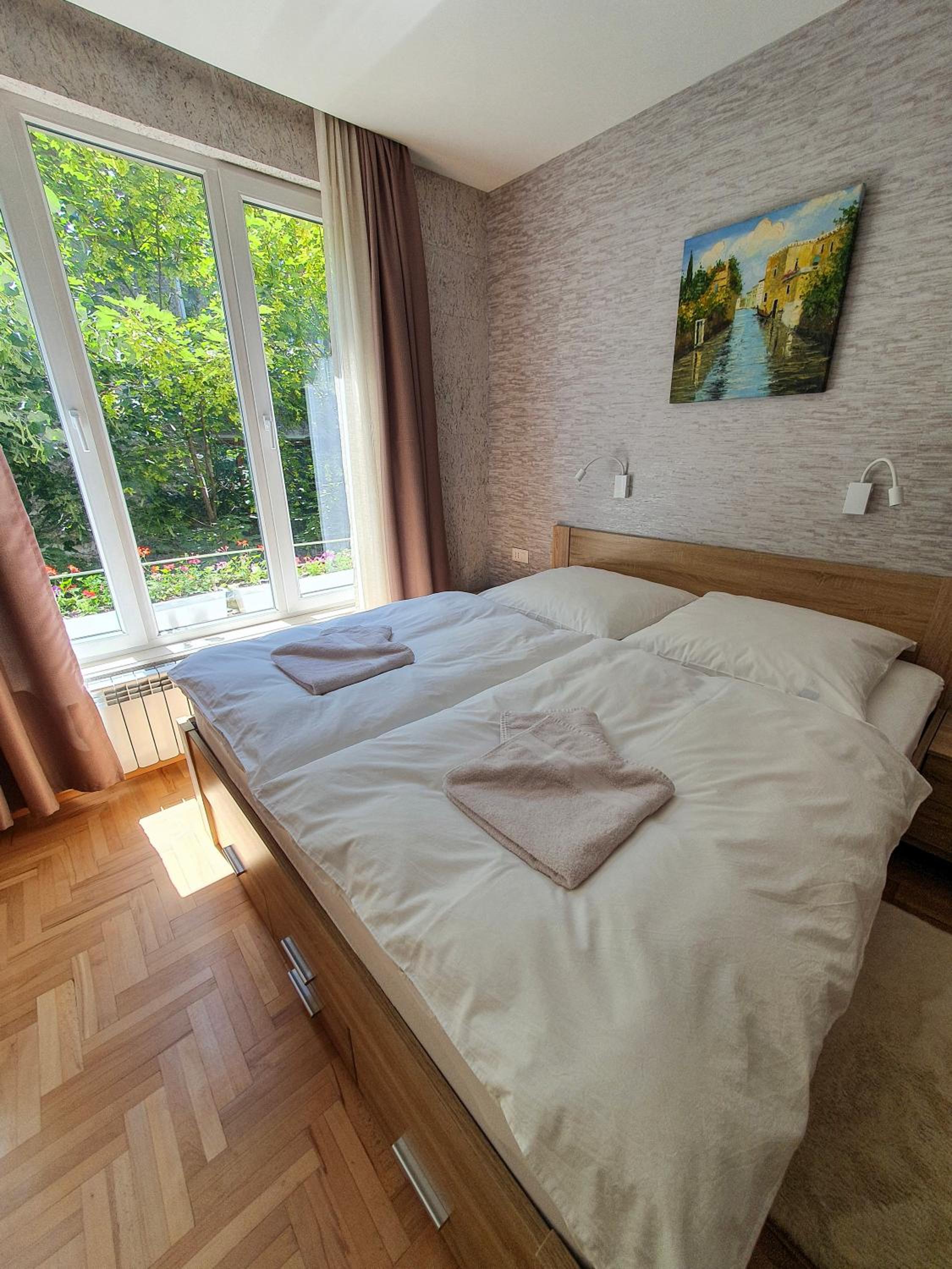 One-Bedroom Apartment - Photo 15