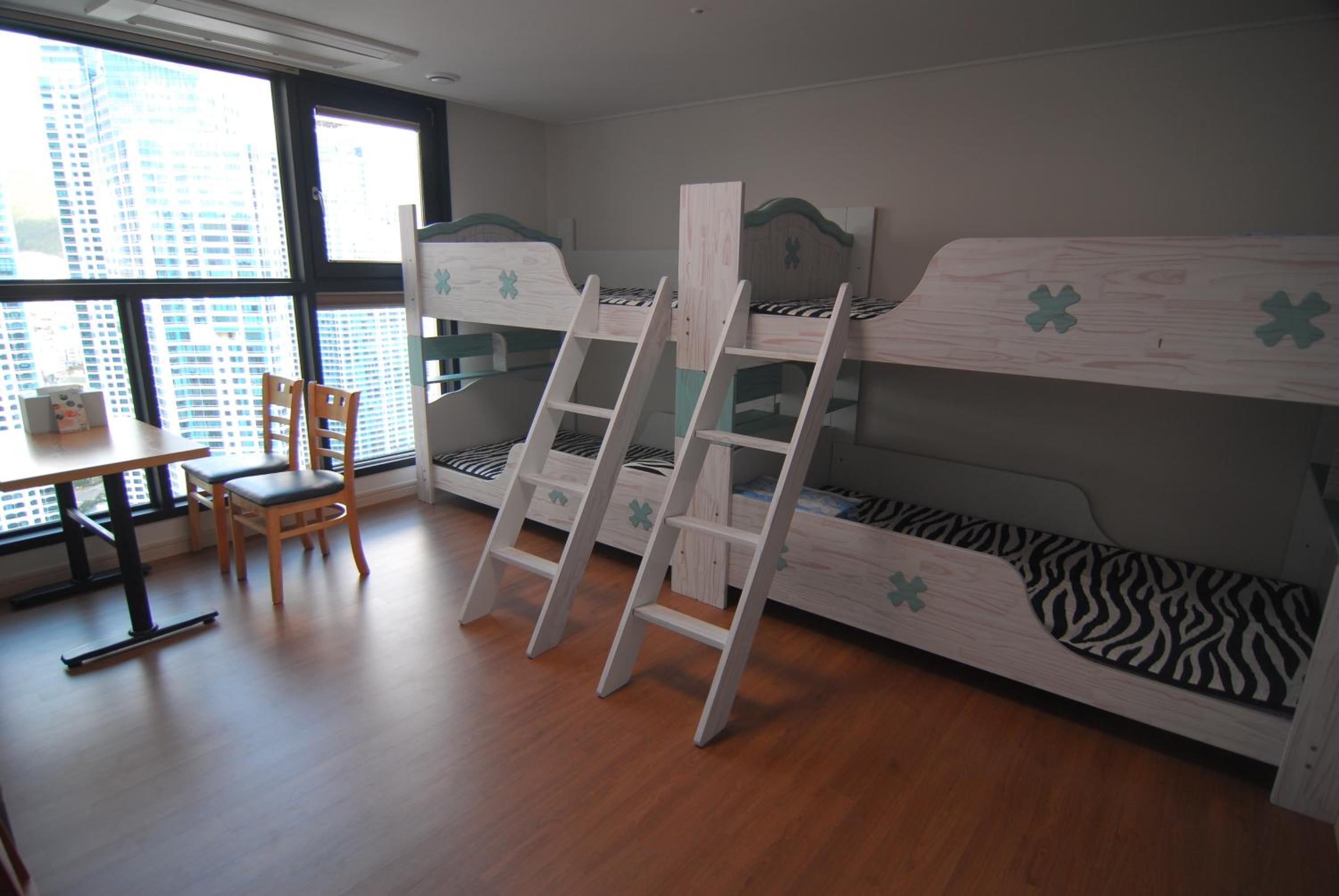 Bed in 4-Bed Mixed Dormitory Room