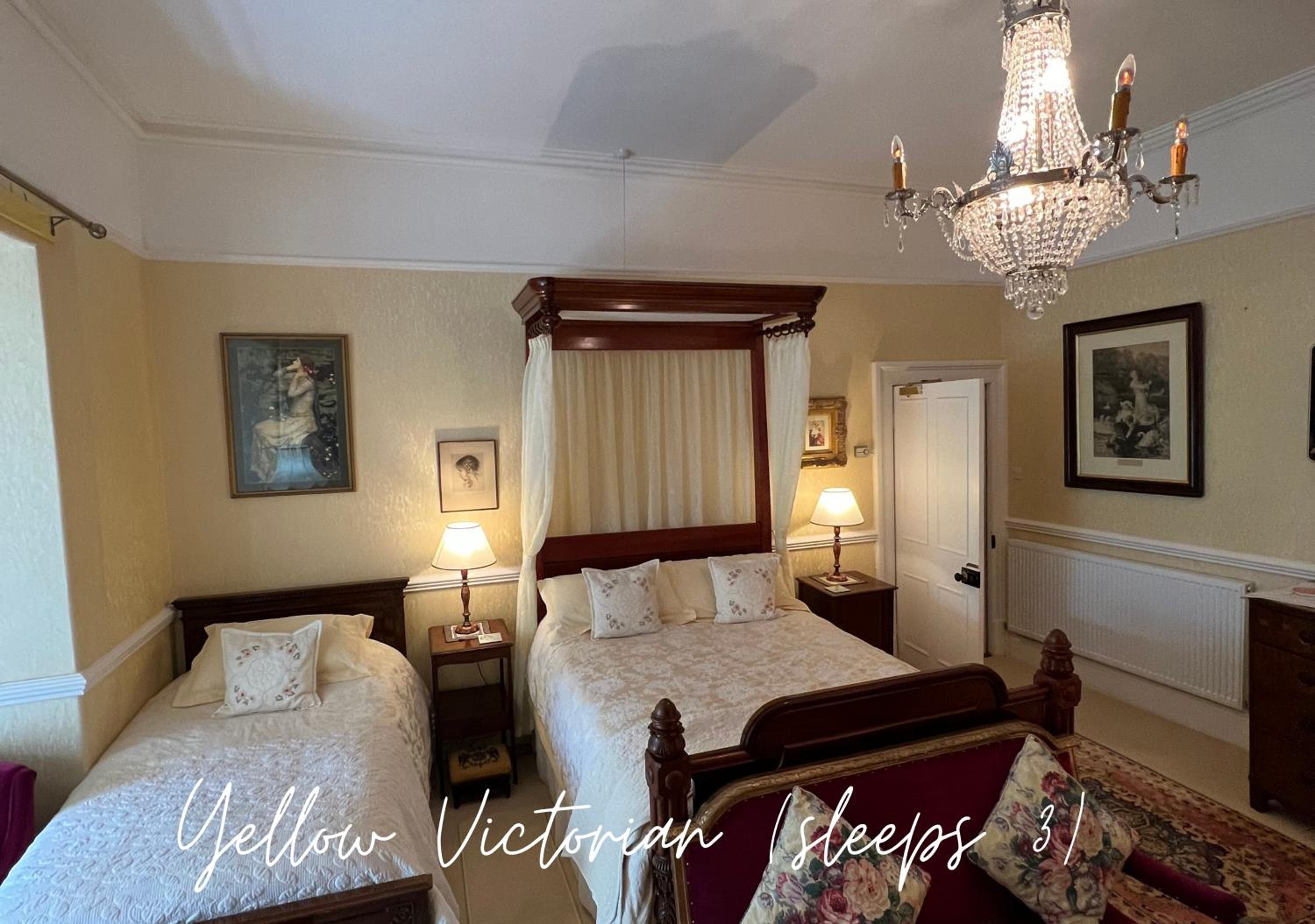 Deluxe Double Room (2 Adults + 1 Child)