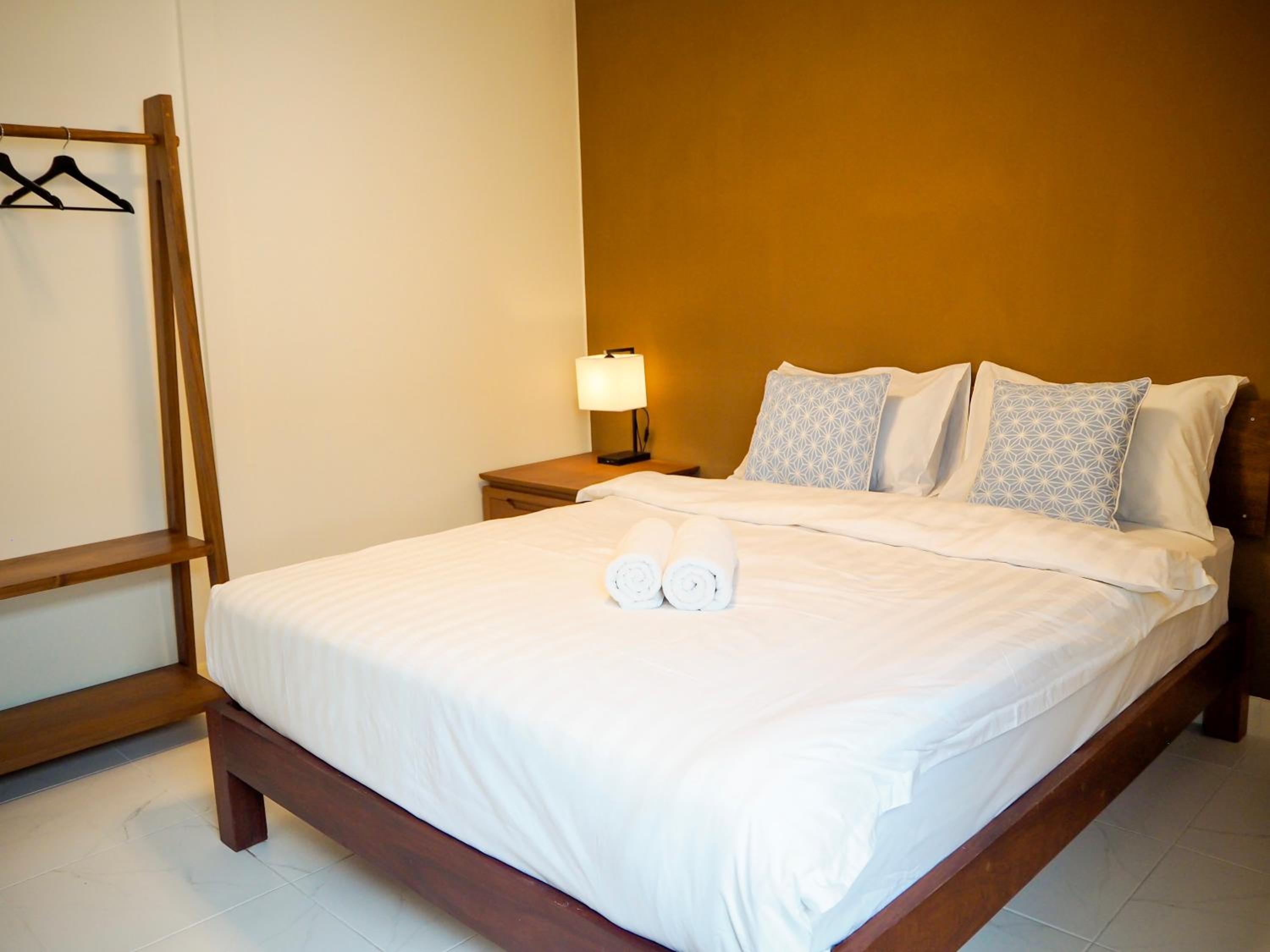 Quadruple Room with Private Bathroom - Photo 3