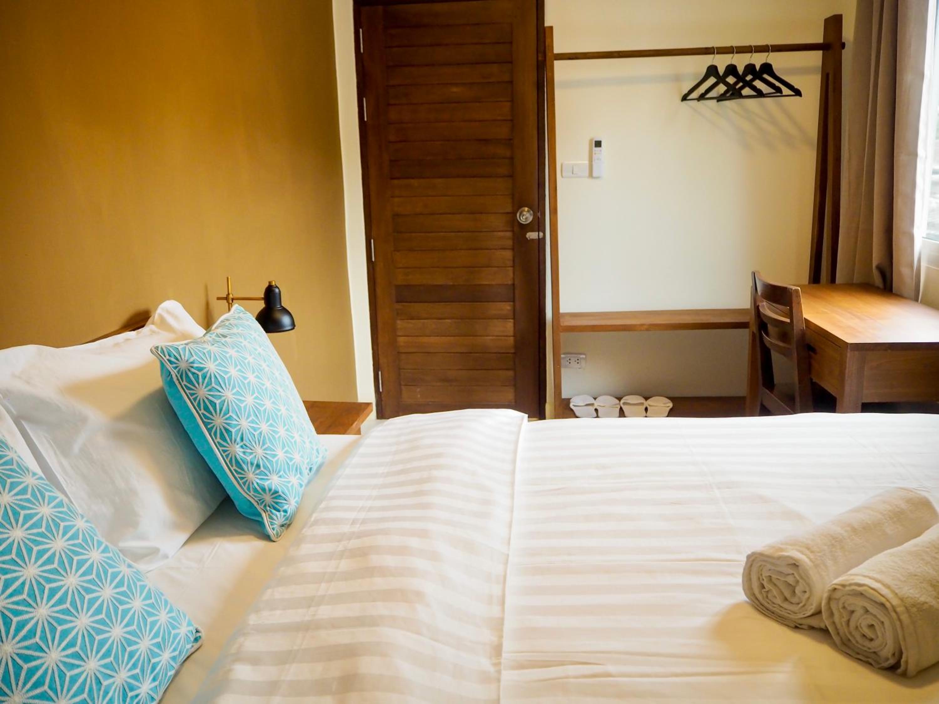 Quadruple Room with Private Bathroom - Photo 1