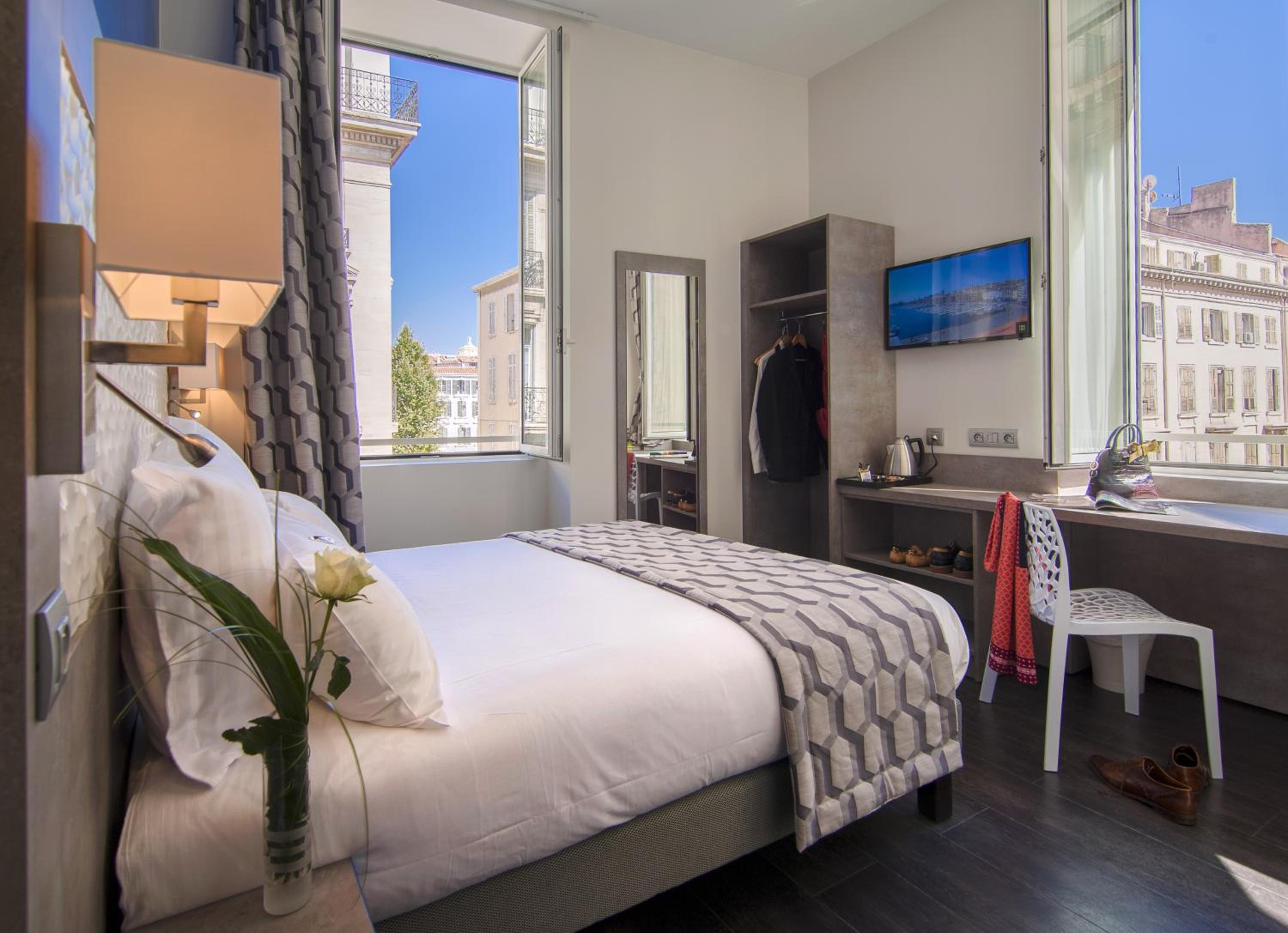 Superior Double Room with Large bed and Shower - Photo 1