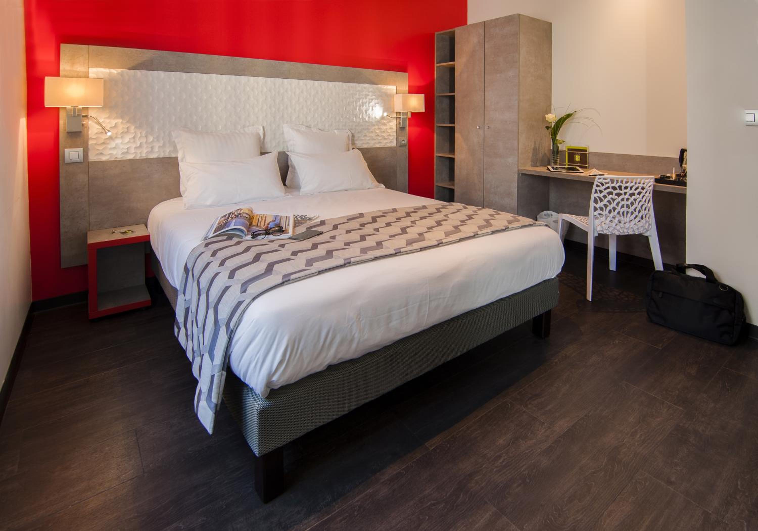 Superior Double Room with Large bed and Shower - Photo 5