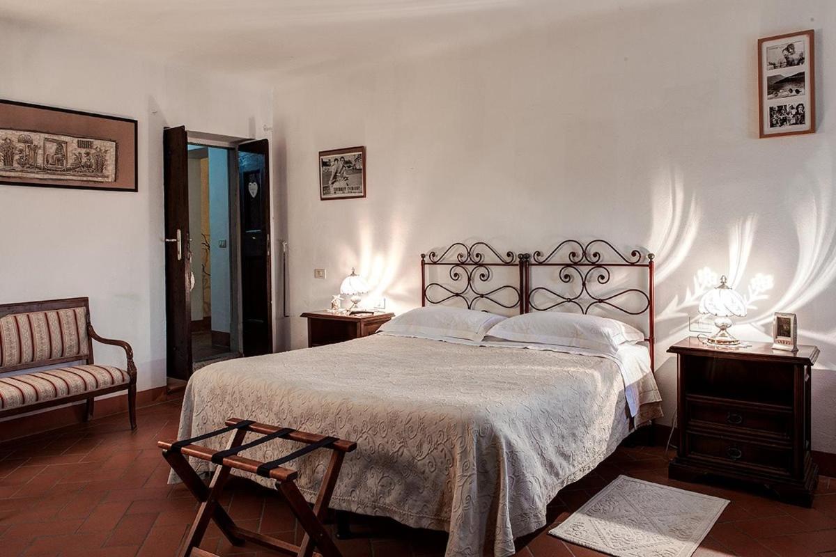 Large Double or Twin Room photo 1