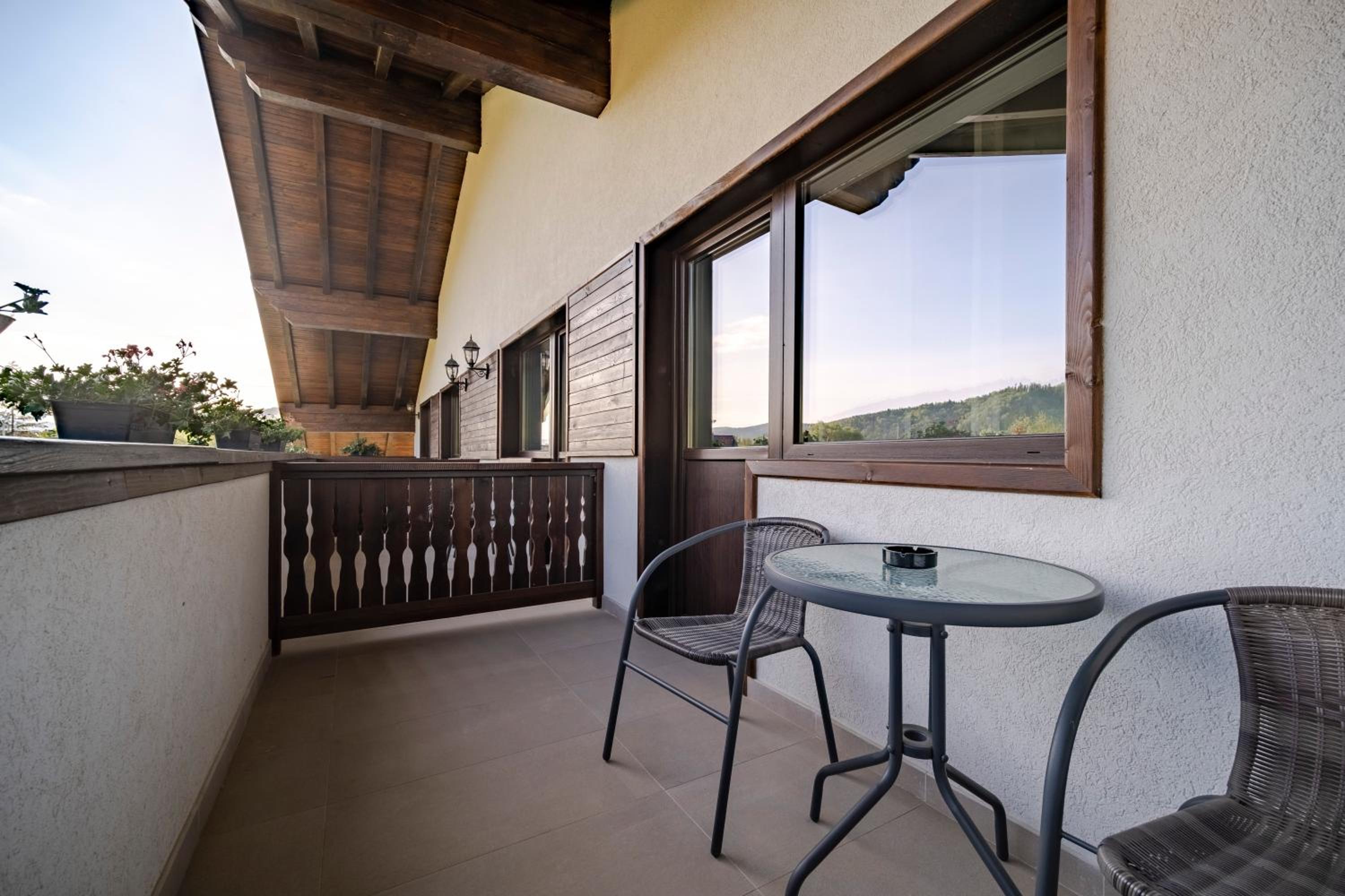 King Room with Balcony photo 2