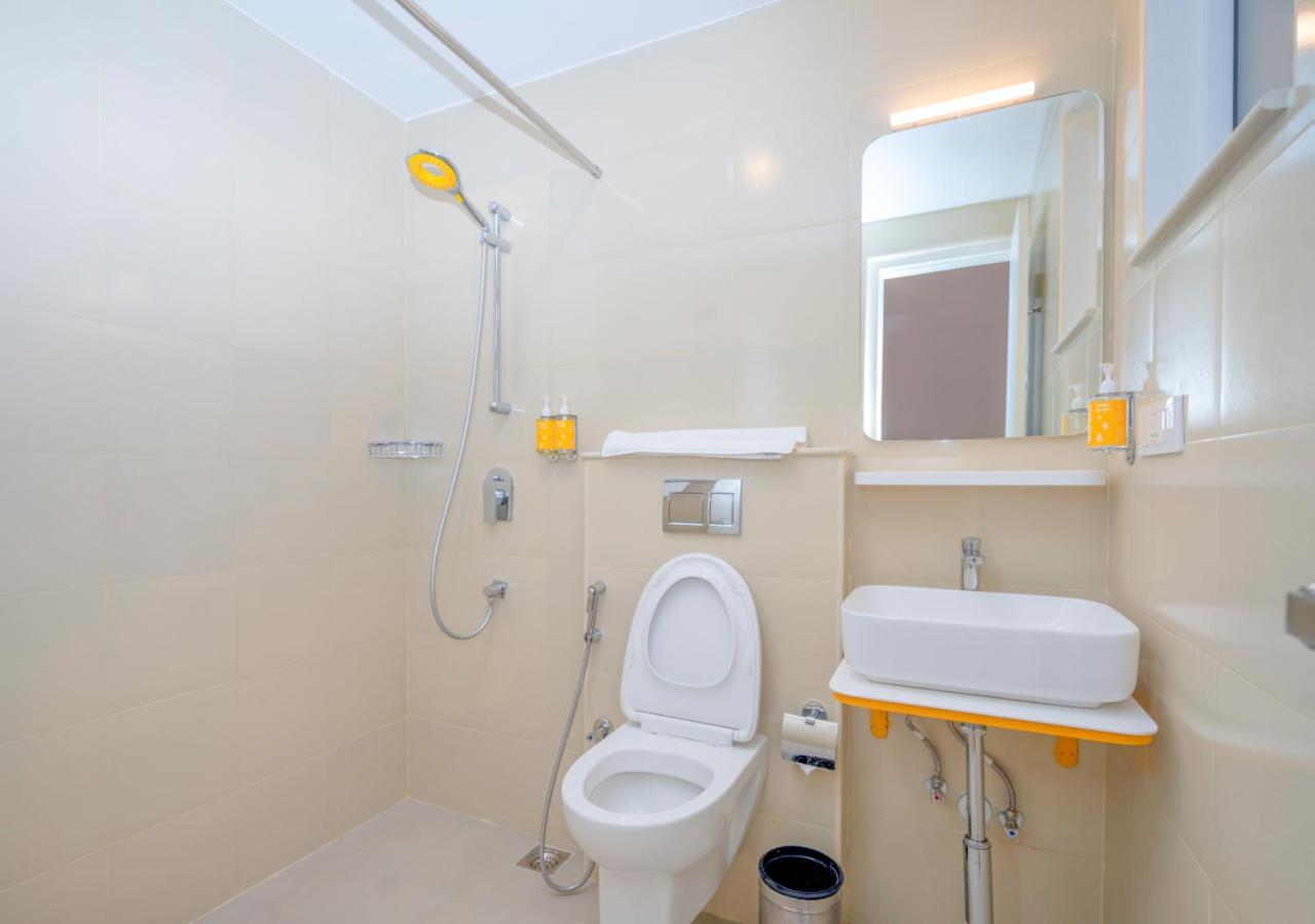 Standard Queen Room - Photo 8
