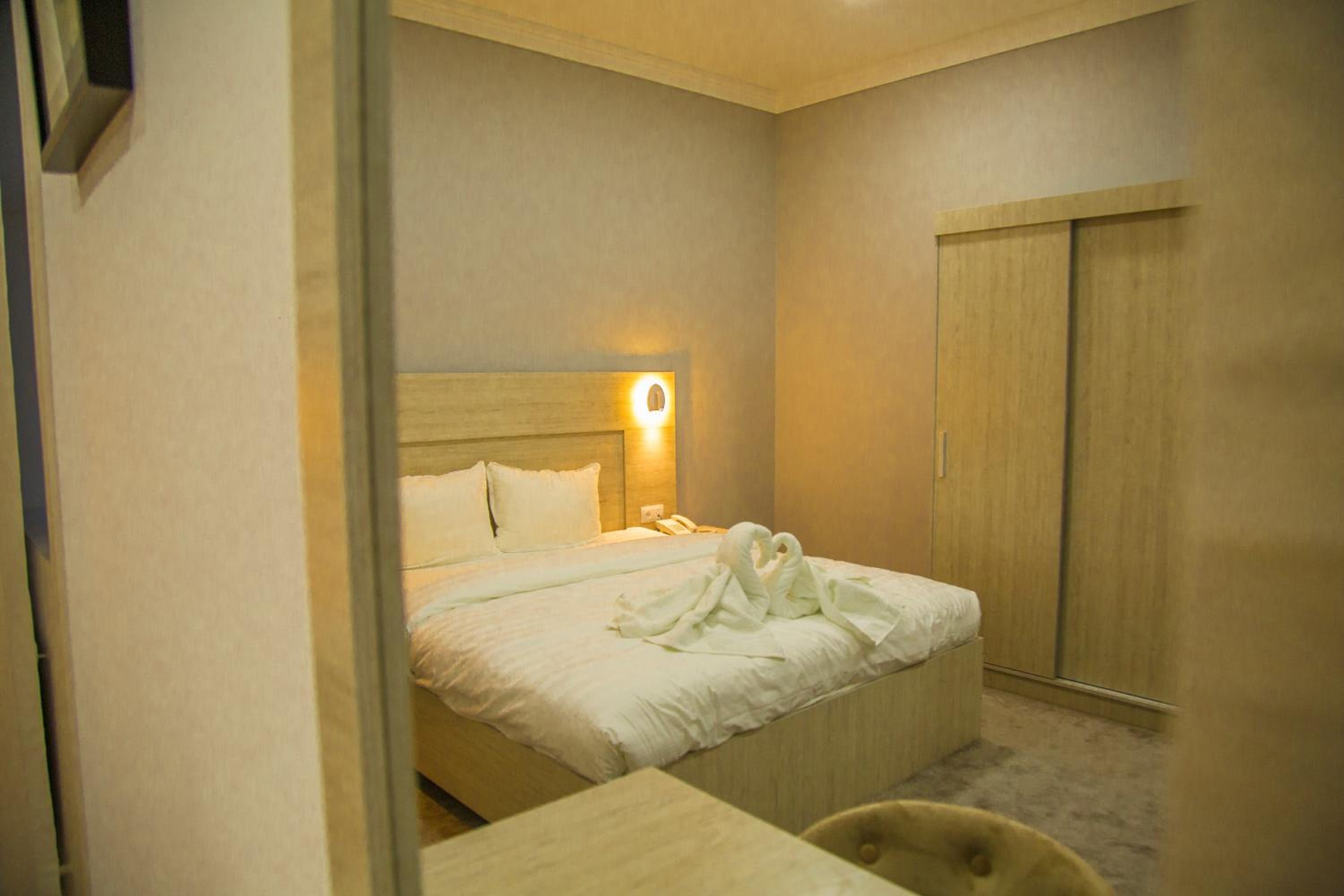 Deluxe Double Room - Photo 15