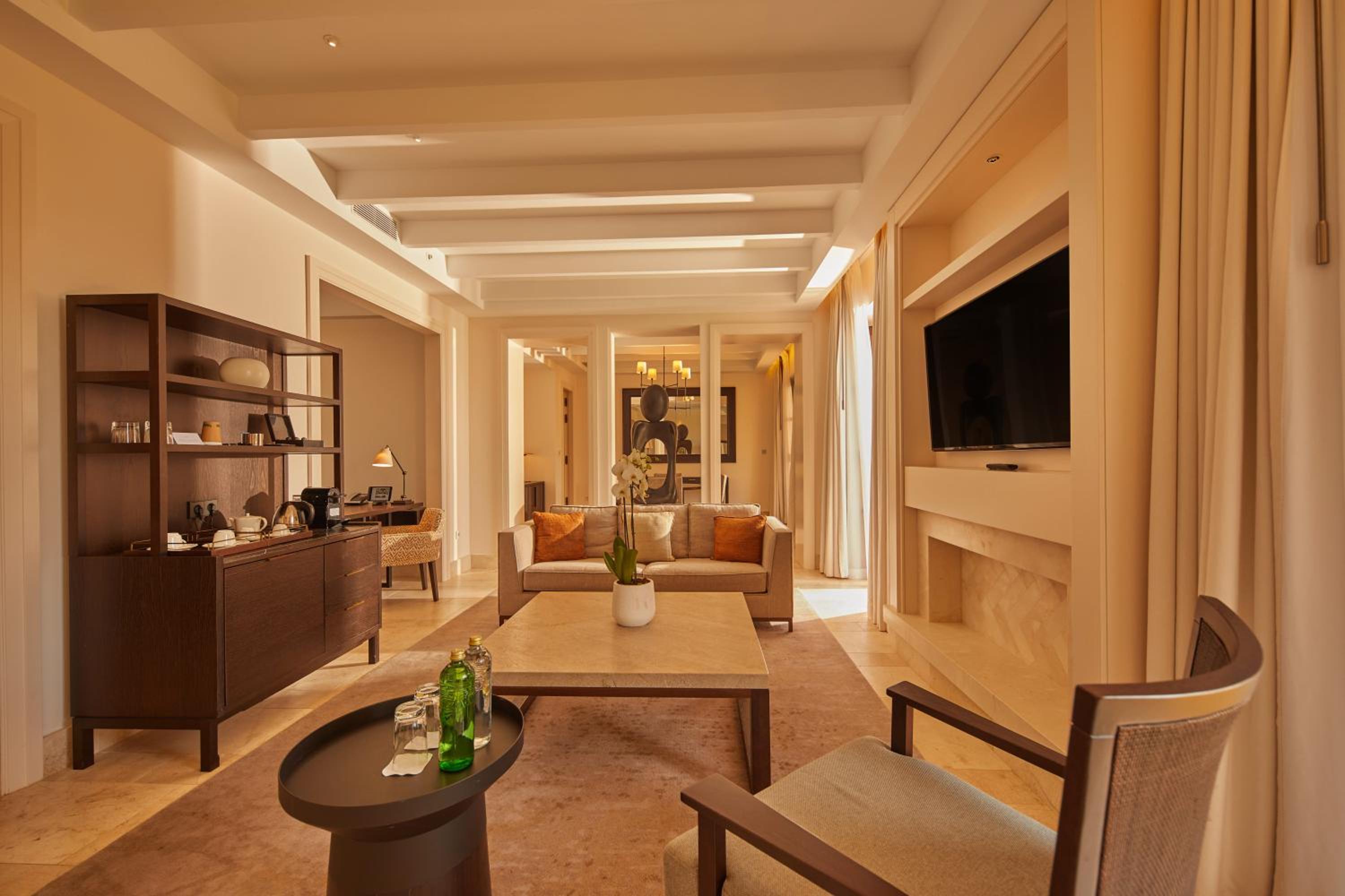 Grand Suite with Garden Access