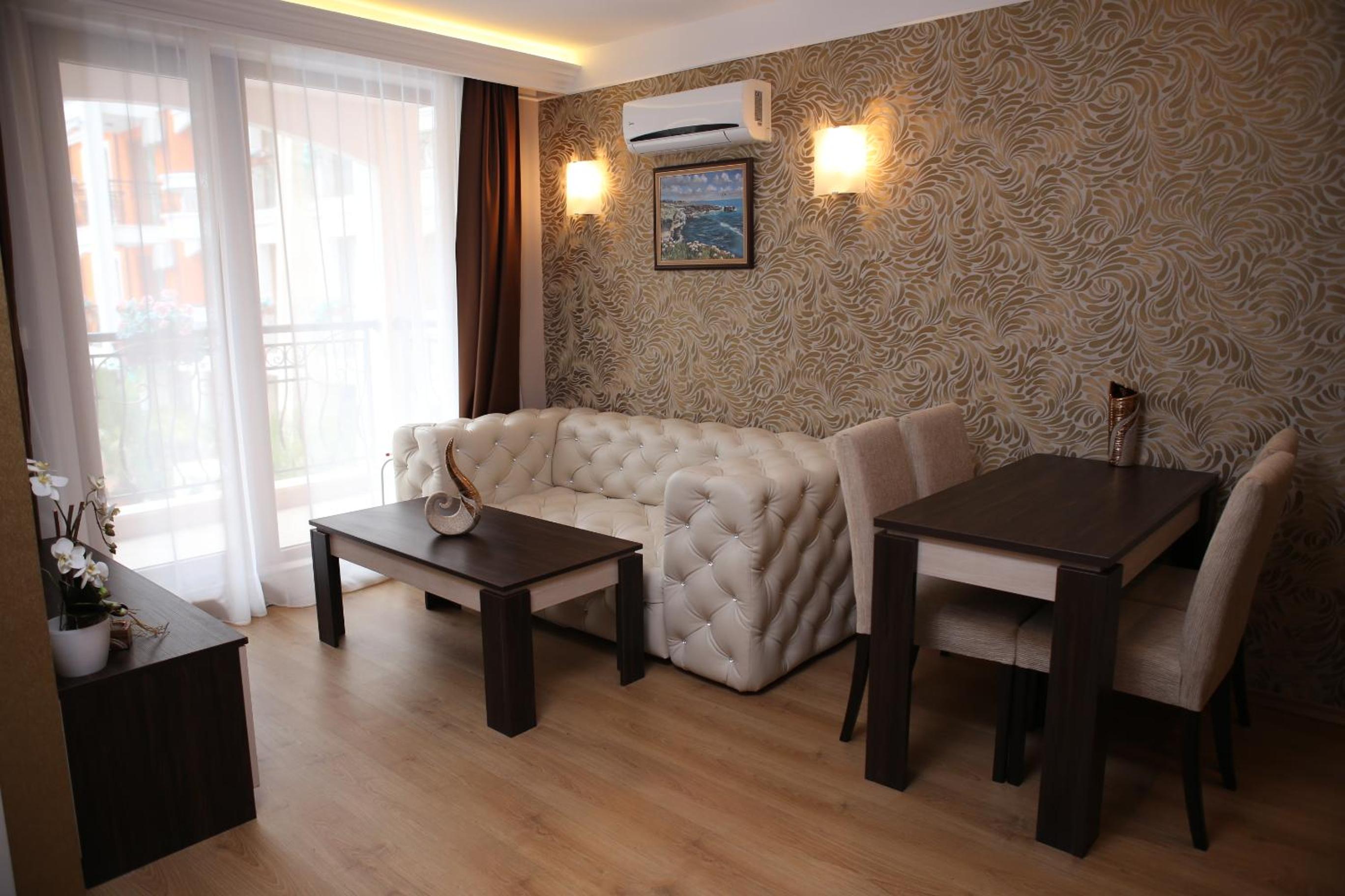 Deluxe Two-Bedroom Apartment